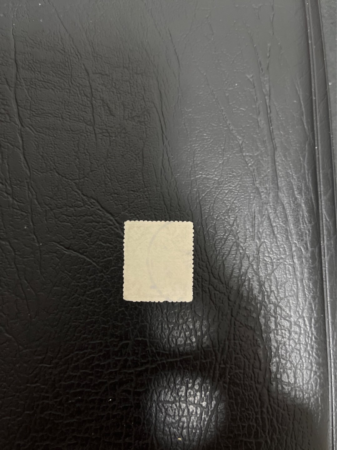洪涛臻品 精选邮票限时拍卖第六十二期 大清龙票, 4分, 发行过两次, 1898年发行的龙票有太极图水印(又分厚纸与薄纸), 1901-1910发行的龙票无水印, 随手取票未验水印(大多即使有水印也不易肉眼看到,部分薄纸龙票可以肉眼看到水印), 买家可以自行研究捡漏！百年老邮票, 难免有瑕疵, 入手文物级邮票的机会💝尾图有惊喜
