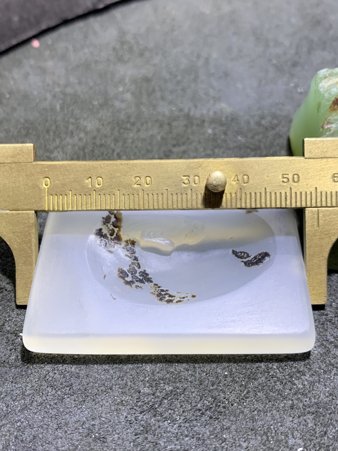精美高玉化马达加斯加海洋玉髓俏色巧雕一叶成佛牌子一个！