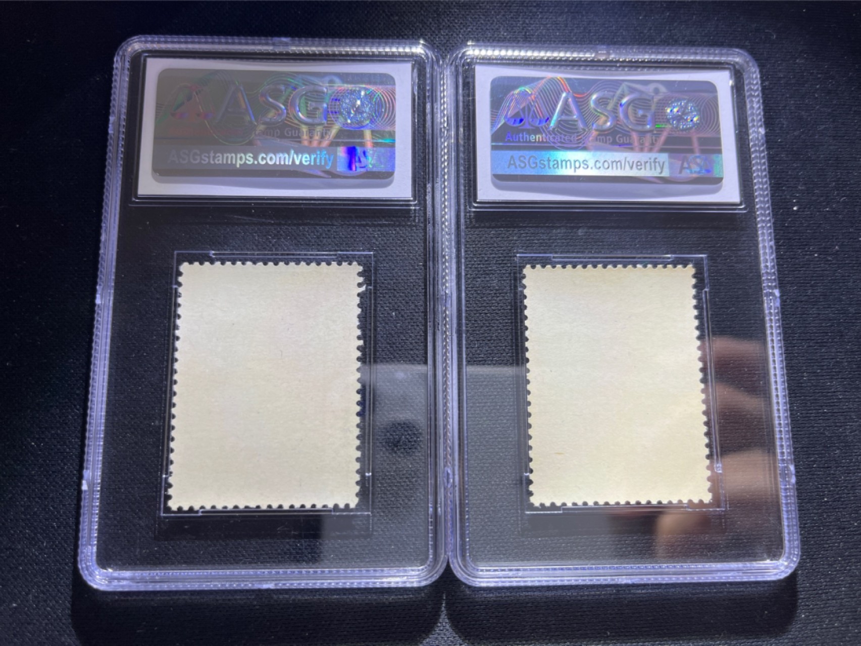 洪涛臻品 精选邮票限时拍卖第五十四期 纪93杜甫新全 ASG85OG 105最严格时期出分★白胶圆润★（（白胶非常稀缺））一次性出分，老纪特高价经典票。高配版85分，可以砸壳搏90分，杜甫白胶的很少，多数都是米黄胶，能评级的全品资源十分有限，随着ASG评级的深入，85分及以上的全品杜甫必将一飞冲天，一票难求！！ASG评级处于初级阶段，未来市场潜力巨大，注意提前囤精品货