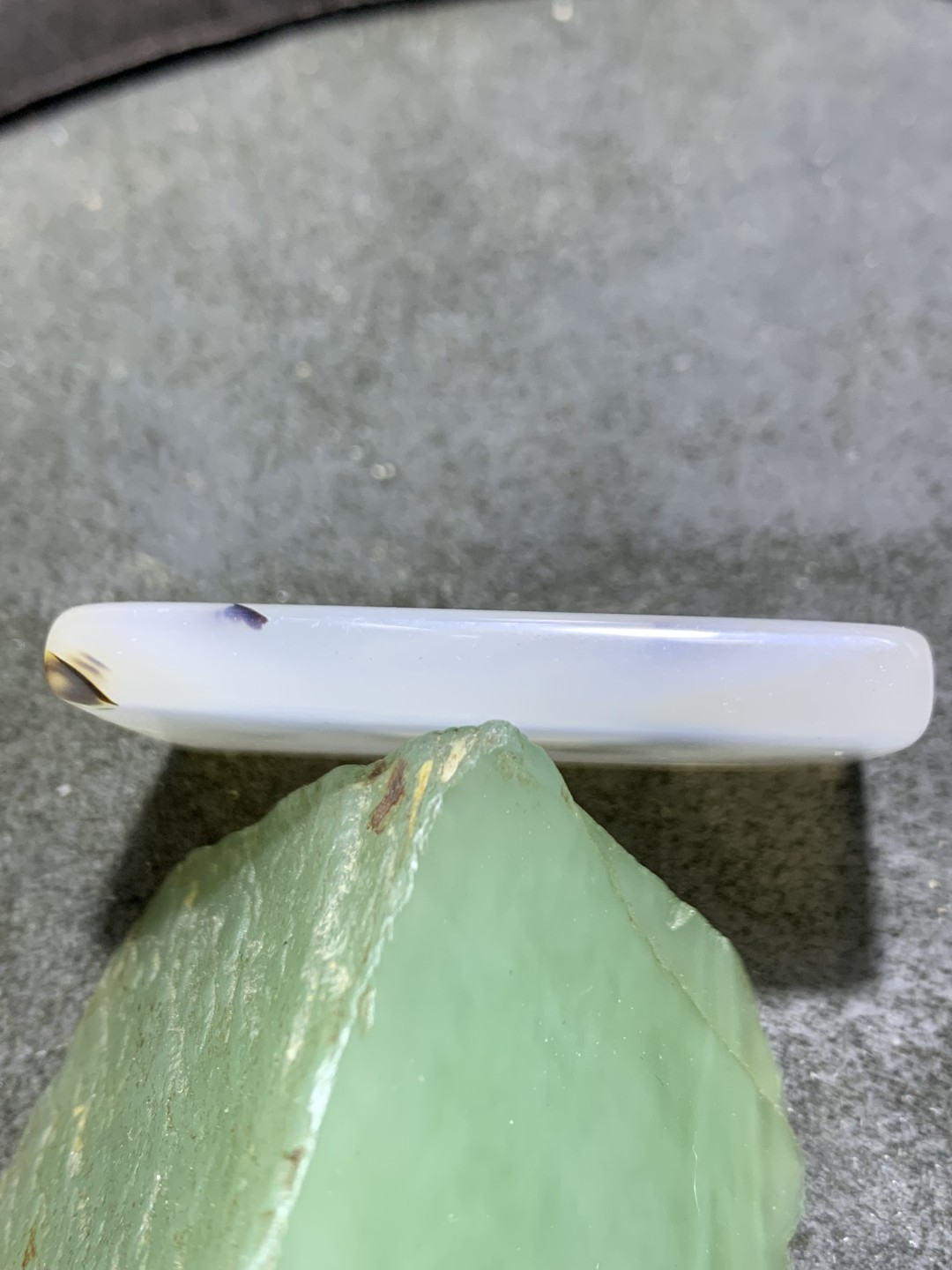 精美高玉化马达加斯加海洋玉髓俏色巧雕一叶成佛牌子一个！