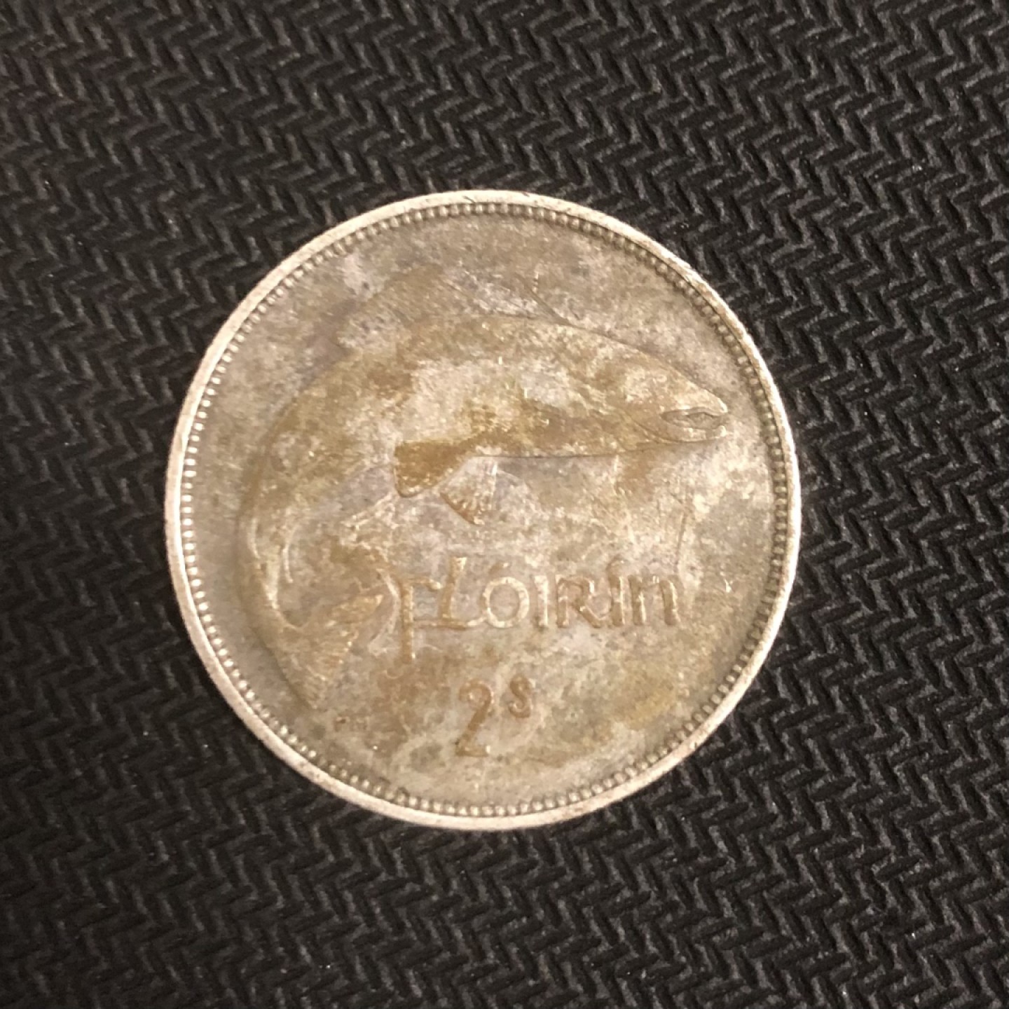 【保诚微拍】第36期  古今中外币章（部分评级）14号晚上七点半自动开拍！！！ 爱尔兰共和国 1910年 鱼 2先令 硬币 银币（11.31克，0.75银，28.5mm）发行量：67万枚！