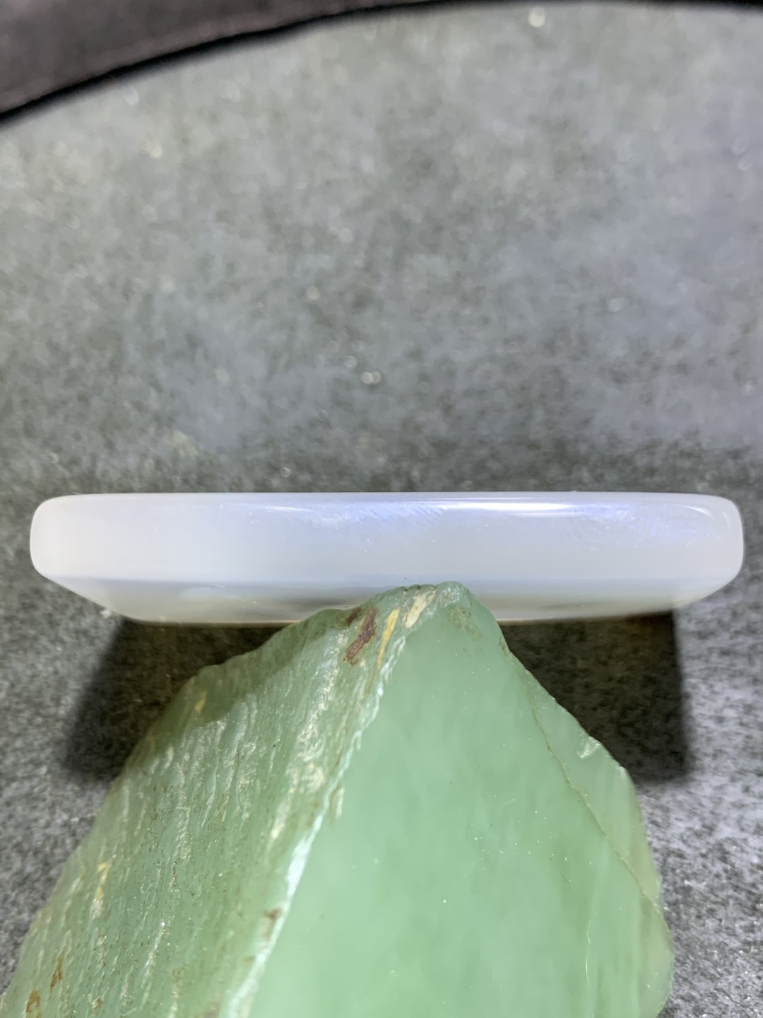精美高玉化马达加斯加海洋玉髓俏色巧雕一叶成佛牌子一个！