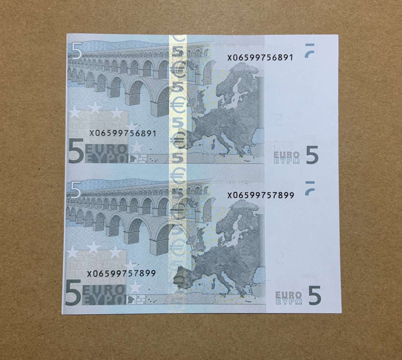 收藏联盟Quantum Auction 第199期拍卖  欧盟/德国2002年5欧元2连体 品相全新UNC 稀少第一签