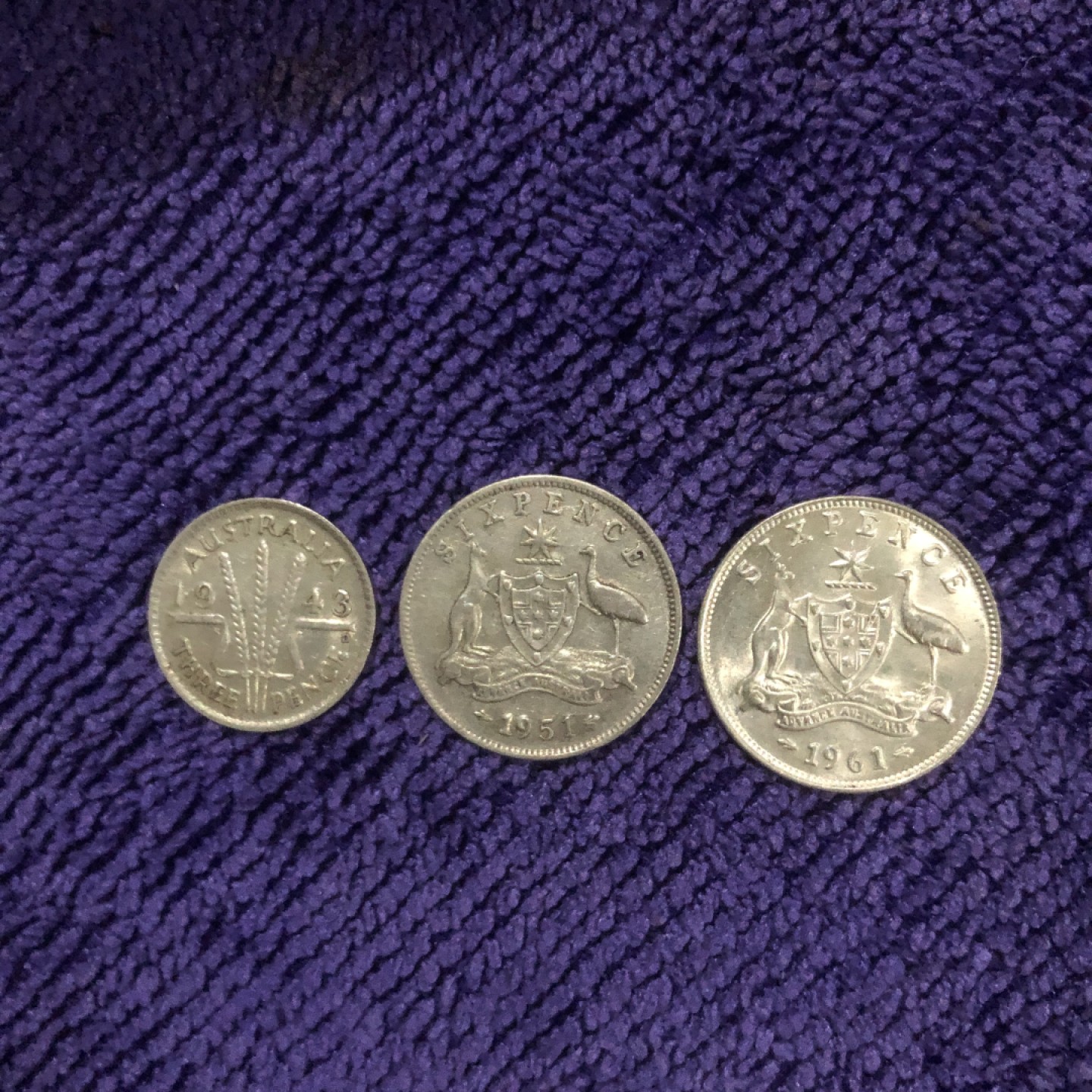 【保诚微拍】第36期  古今中外币章（部分评级）14号晚上七点半自动开拍！！！ 英属澳大利亚 乔治六世 1943三便士（1.4克 0.925银）、1951年 六便士（2.8克 0.5银）；伊丽莎白二世 1961年 六便士  （2.8克 0.5银）银币 共3枚 好品！