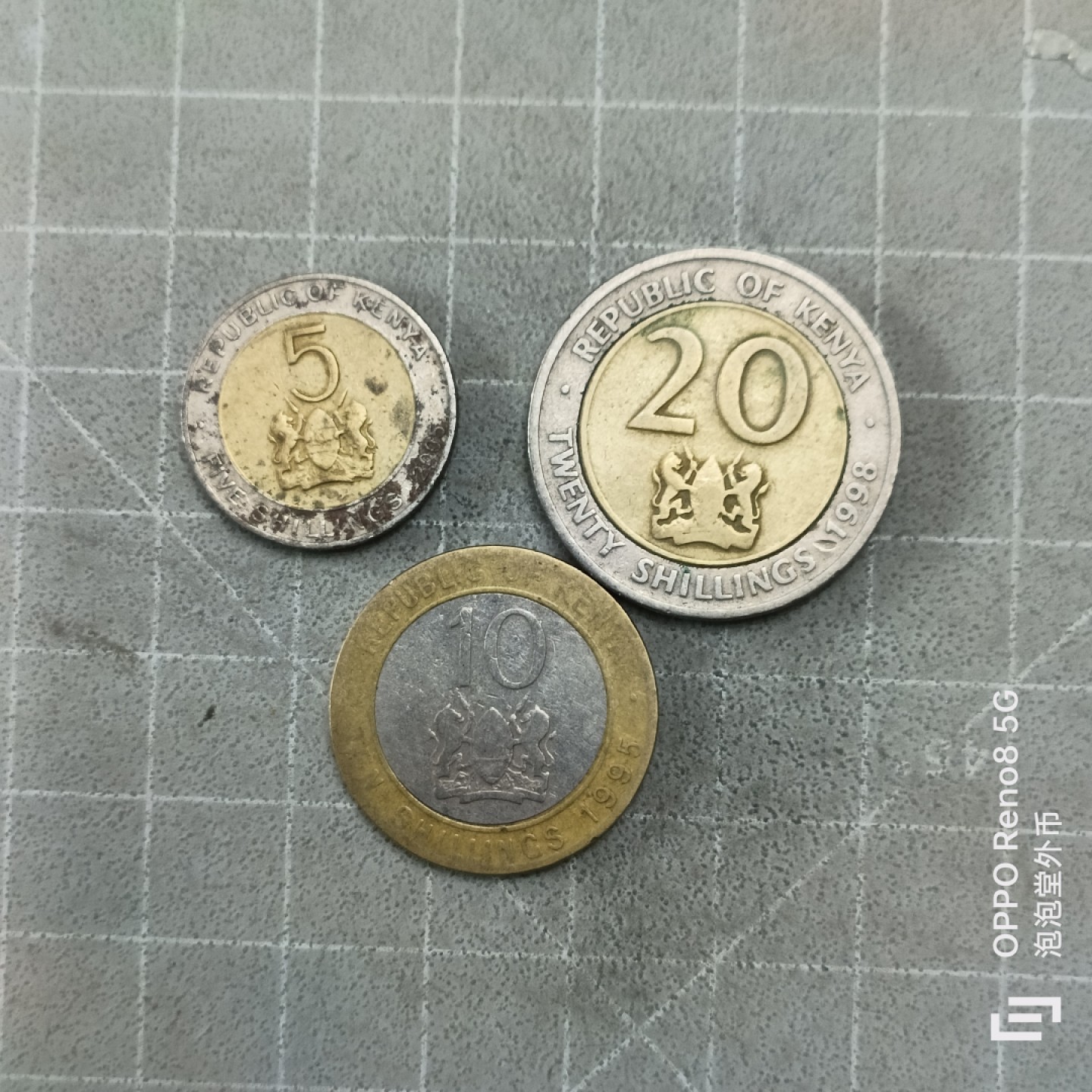 泡泡堂微拍第三幕，零佣金，零押金，满二十元包邮 肯尼亚双色币三枚