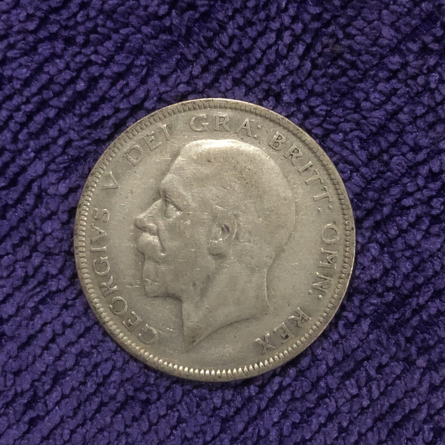 【保诚微拍】第36期  古今中外币章（部分评级）14号晚上七点半自动开拍！！！ 英国 乔治五世 1935年 国徽 半克朗 2.5先令 银币（14克 0.5银） 流通品相