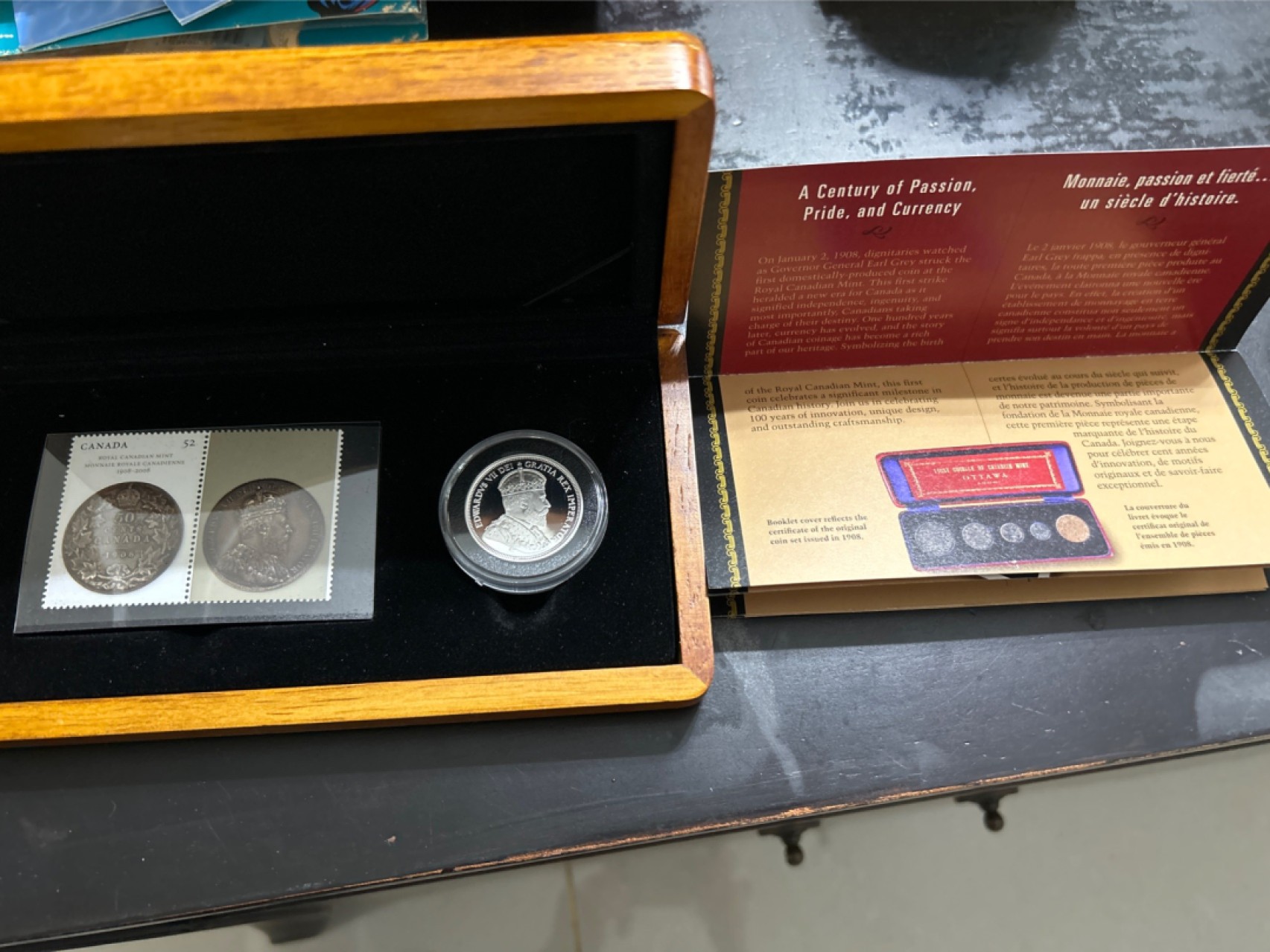 收藏联盟Quantum Auction 第201期拍卖 硬币场 2008年加拿大 皇家加拿大造币厂百年 银币和邮票套装 精制木盒