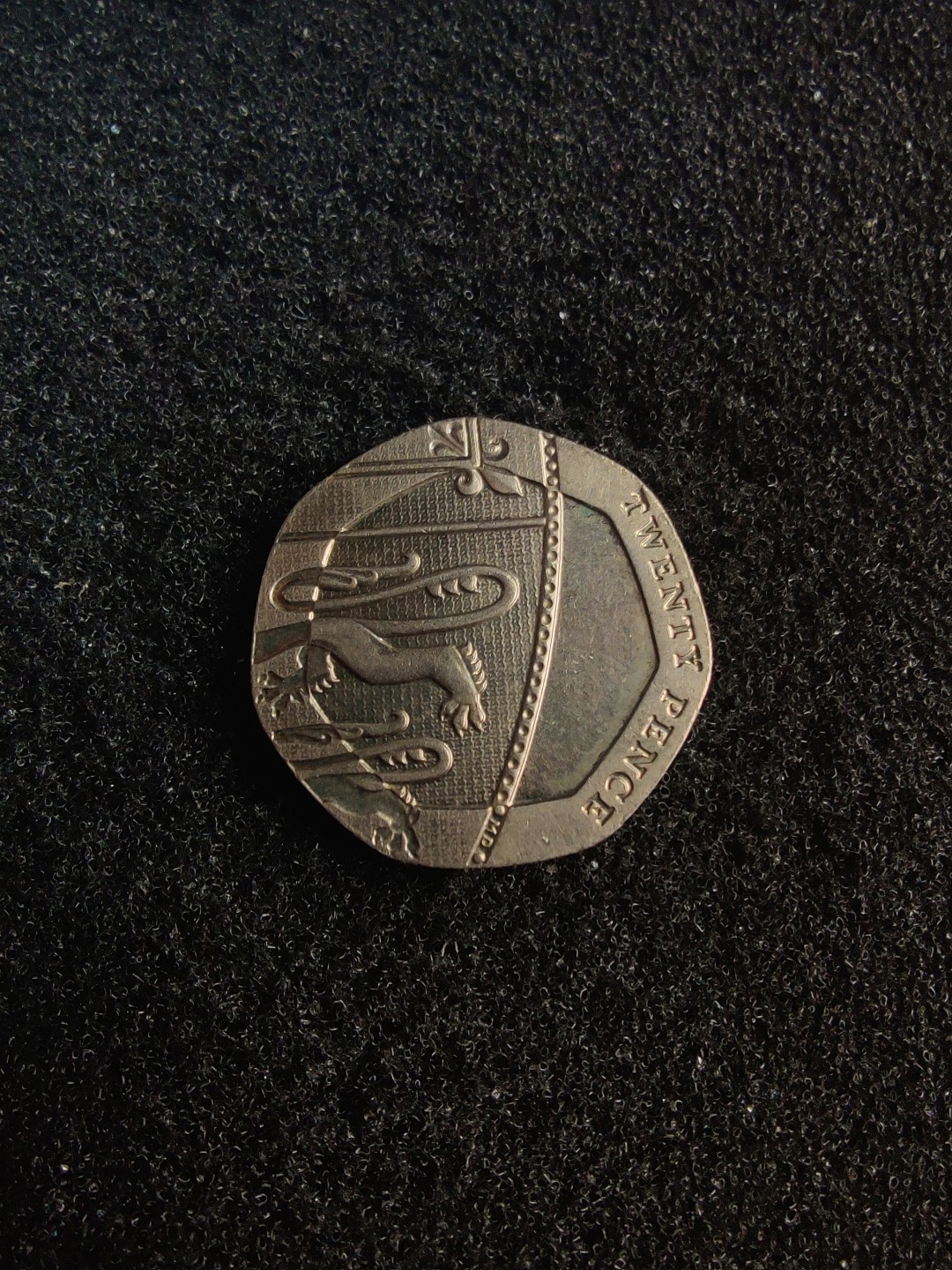 ♥一只鱼（世界钱币第五期） 英国25便士