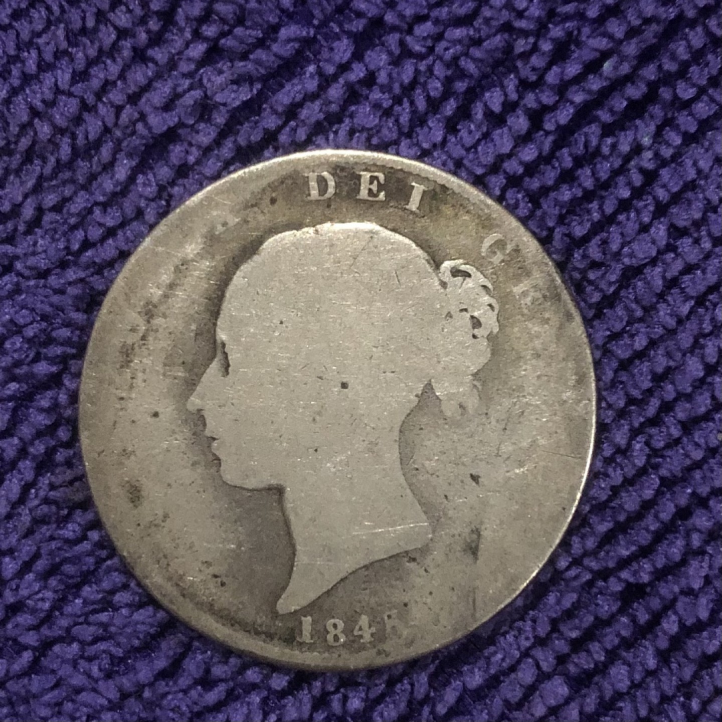 【保诚微拍】第36期  古今中外币章（部分评级）14号晚上七点半自动开拍！！！ 英国 维多利亚女王 1846年 青年头像 半克朗 银币 （14克 0.925银）