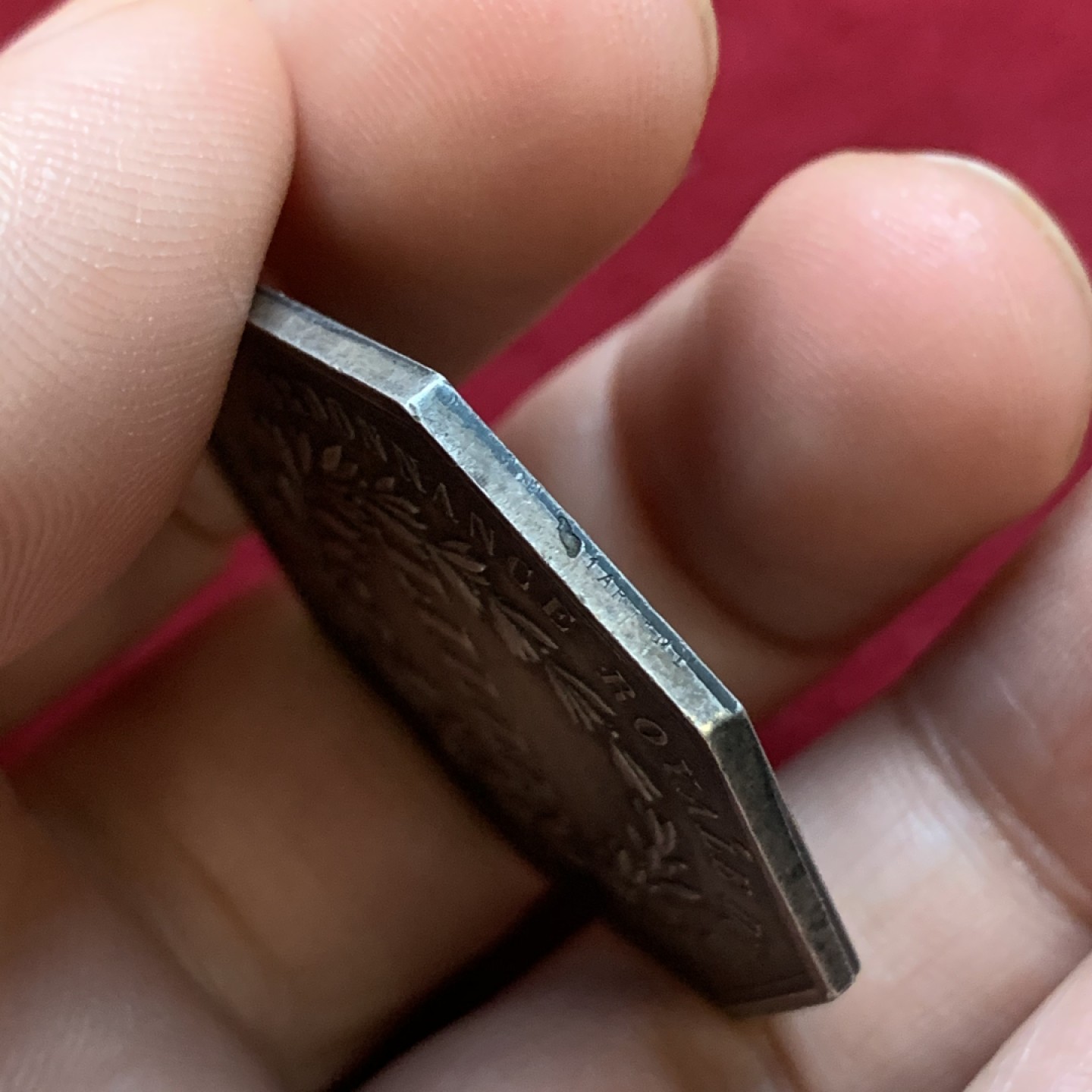 《竞宝斋》第106场-周日，周一 2场连拍（全场包邮） 法国 1834年 鸢尾花纹章大八角银质代币 丰饶角边铭 39.4mm对角直径 19.7克