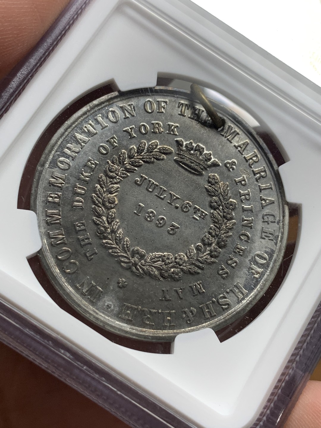 《竞宝斋》第106场-周日，周一 2场连拍（全场包邮） NGC UNC 英国 1893年 约克乔治公爵与玛丽公主 婚姻纪念章，少见 加厚盒装