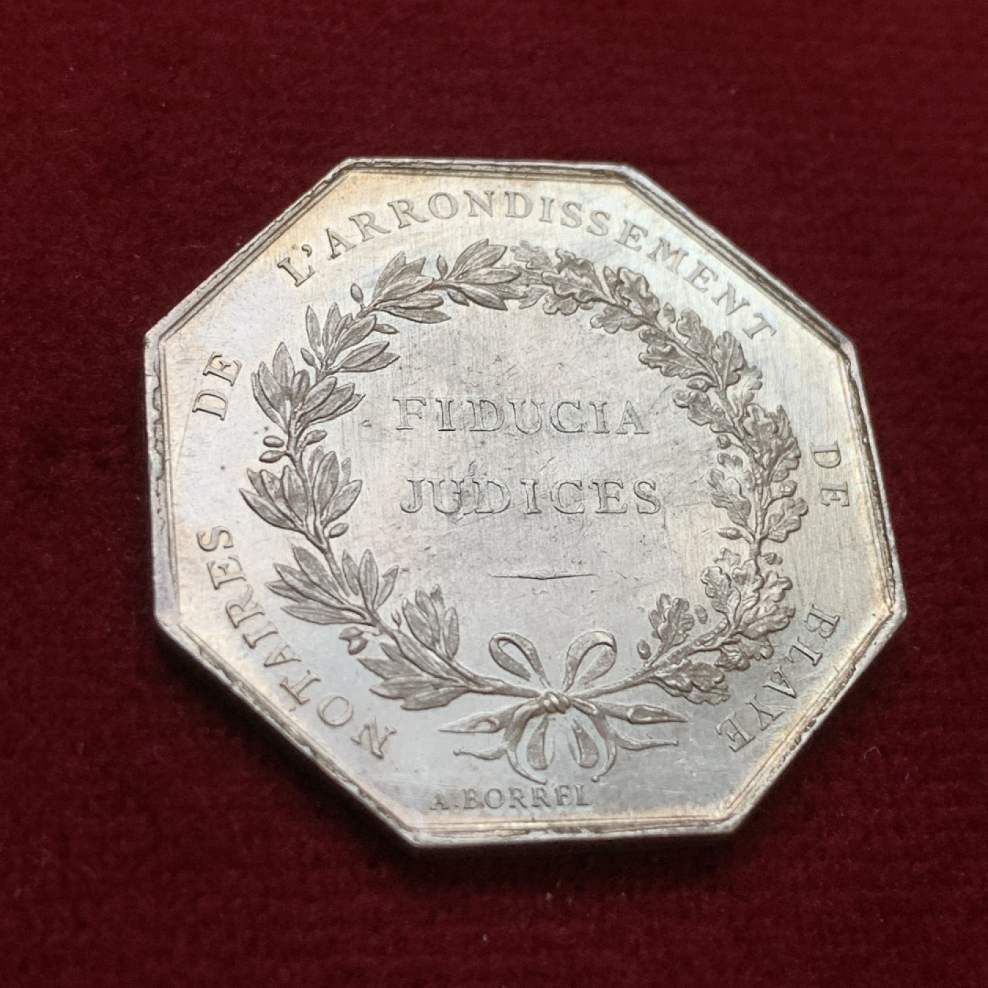 《竞宝斋》第106场-周日，周一 2场连拍（全场包邮） 法国 拉罗谢尔区 公证人 八角银质代币 14.4克 对角33.8mm 丰饶角 银标