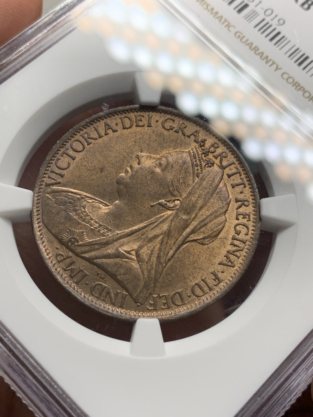 《竞宝斋》第106场-周日，周一 2场连拍（全场包邮） NGC-MS64RB 1901年英国维多利亚披纱1便士铜币，铜色满溢，状态好