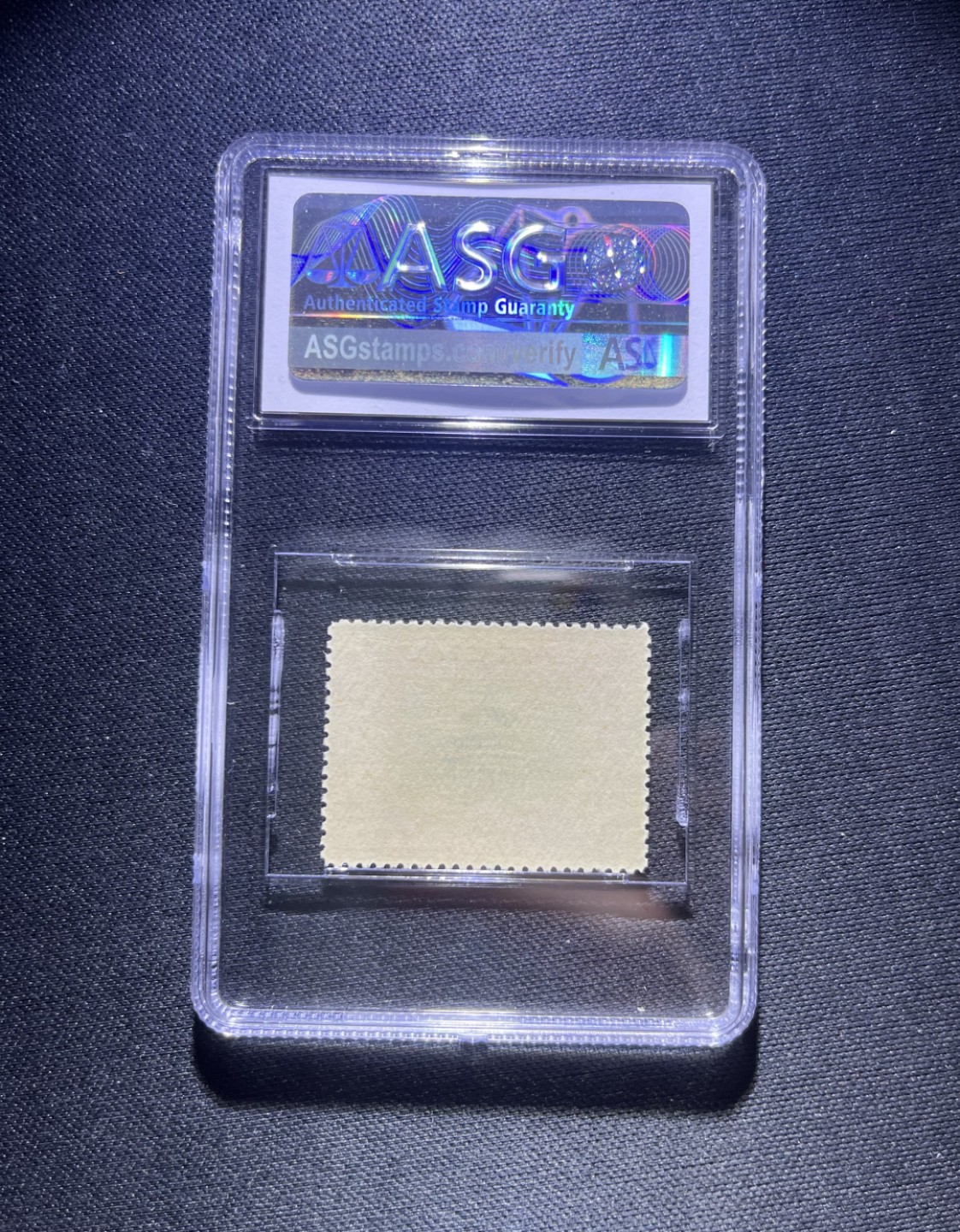 洪涛臻品 精选邮票限时拍卖第六十九期 宣统登基3分新  ★ASG90OG★真正大筋★撕大块送评，105号最严格时期出分，面艳背白，状态极佳。清代宣统邮票发行量仅100万套，历时久远，战乱动荡与自然条件的变迁后，留存至今带有原胶的已经且无贴的已经寥寥无几，这其中能评到85分属于百里挑一的品相，90分更是不可多得的珍品。 评级资源枯竭，随时大涨，注意捡漏