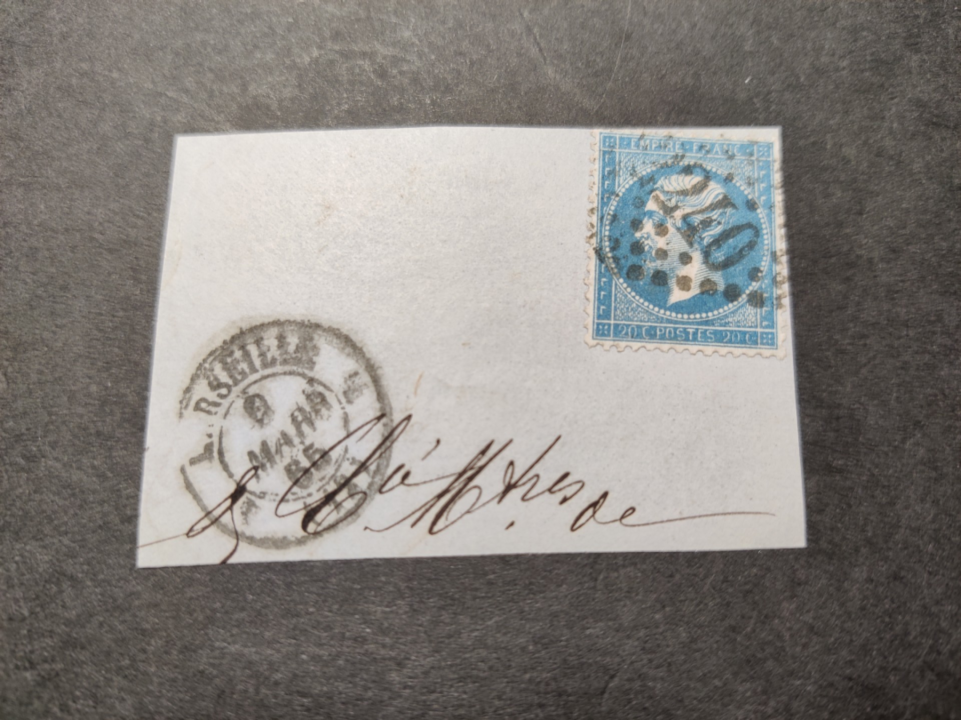 洪涛臻品 精选邮票限时拍卖第五十五期 1862年法国拿破仑三世20分邮票(2008年新票定价190美元)实寄封剪片,1865年3月寄于马赛(Marseillses)。少见的极早古典邮品！多年收藏，每件都是唯一, 本期一次性上完, 唯一机会！清代大龙邮票上任意1枚盖1878年的邮戳早在一二十年前全世界都能卖一两万美元,这枚比1878年的大龙邮戳还要早10多年！终生保真！