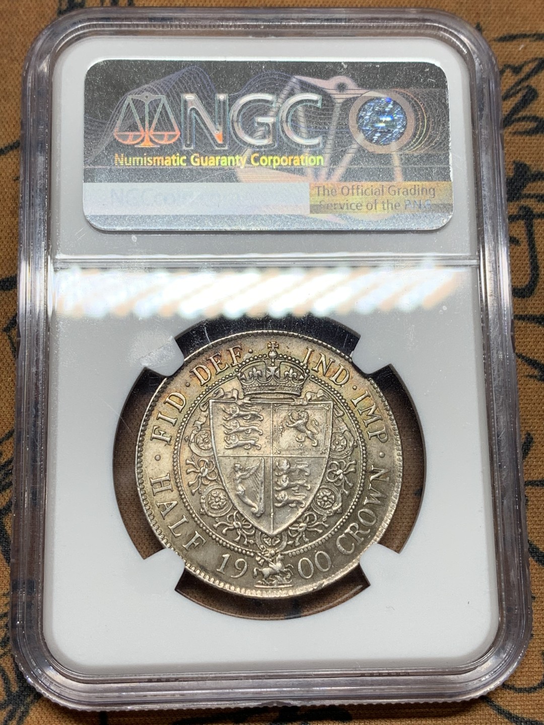 《竞宝斋》第106场-周日，周一 2场连拍（全场包邮） NGC  MS64 英国 1900年  维多利亚 女王 披纱版  半克朗 银币 双面黄油光 状态好 难得高分