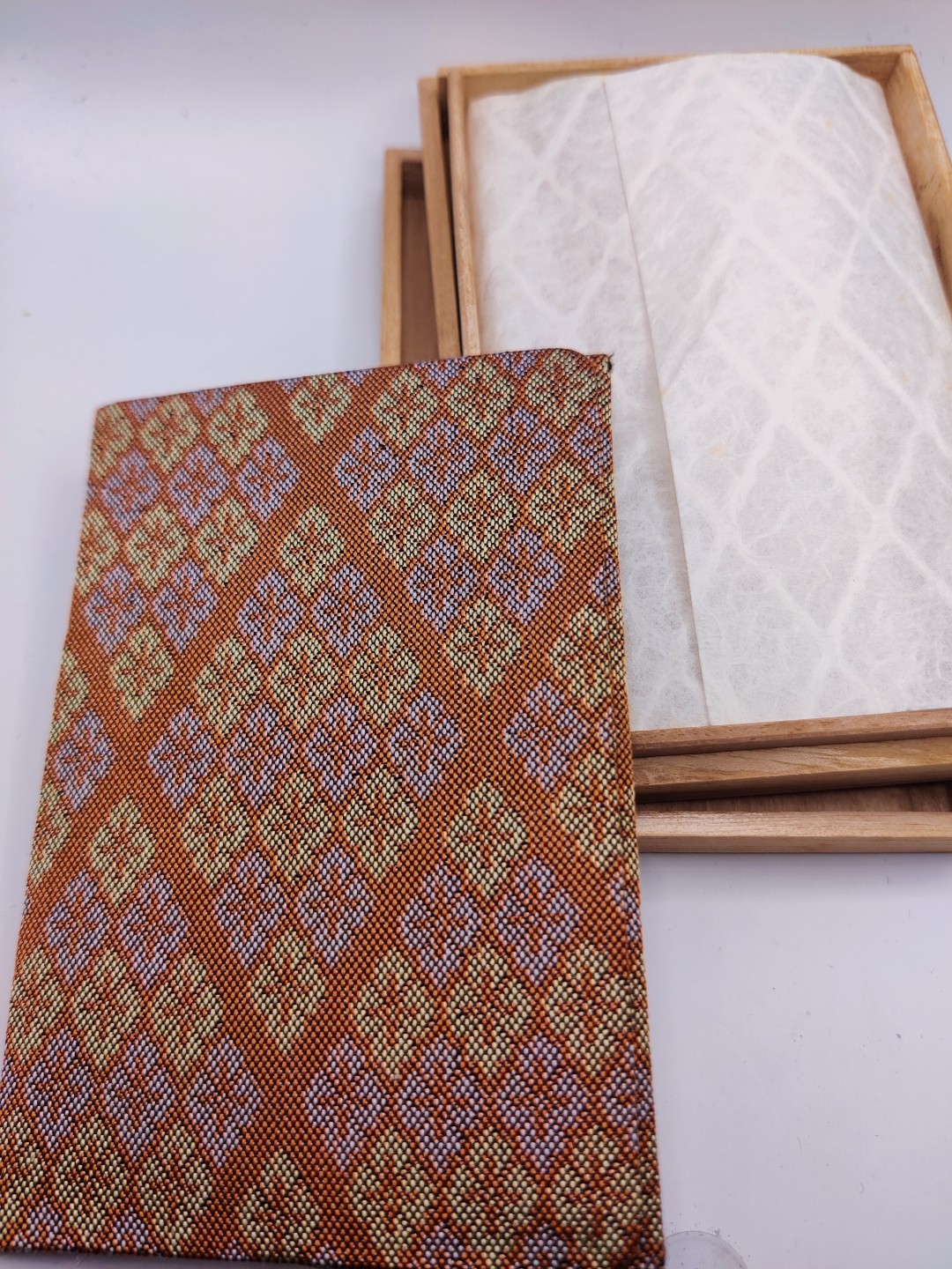 全场0元起拍 第六期 咸鱼国勋章制服拍卖专场 10月19日（周三）下午6：00开始 日本神宫纪念卡套 带桐木盒