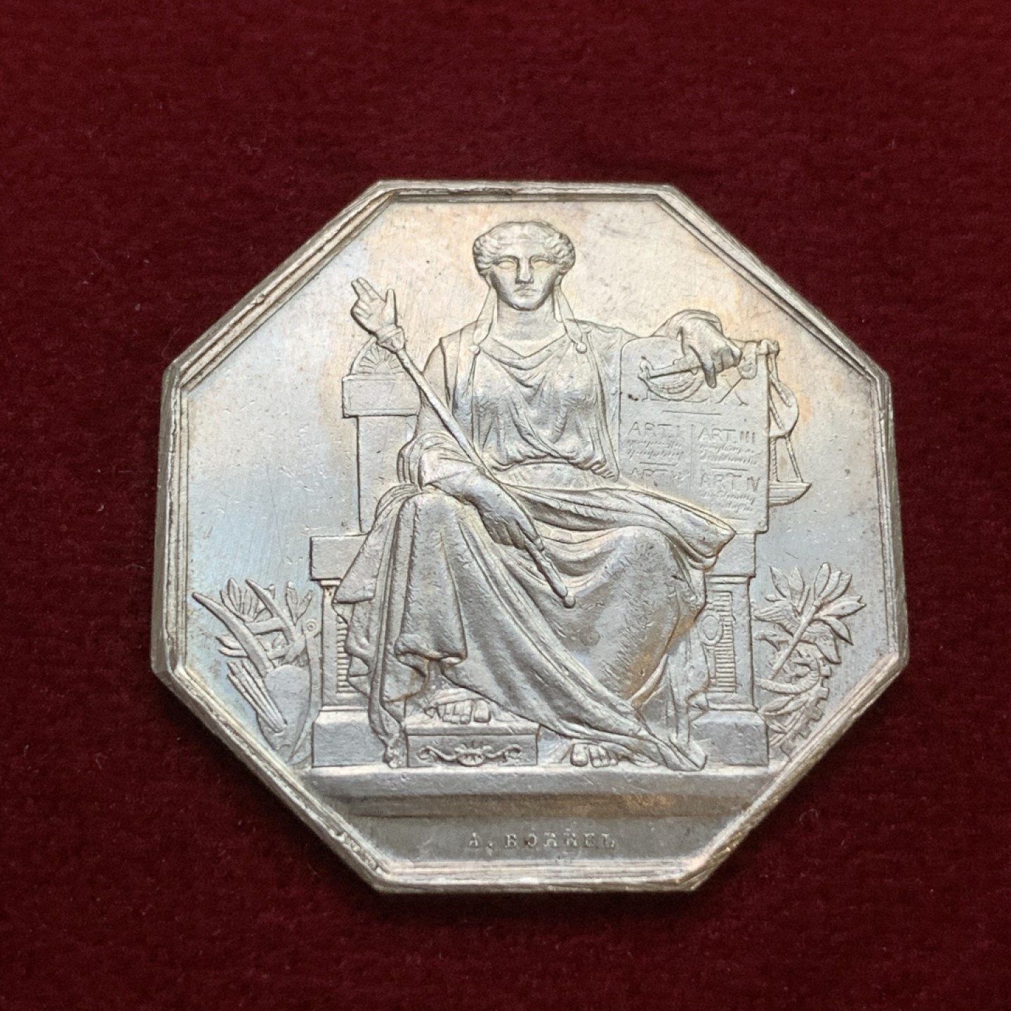 《竞宝斋》第106场-周日，周一 2场连拍（全场包邮） 法国 拉罗谢尔区 公证人 八角银质代币 14.4克 对角33.8mm 丰饶角 银标