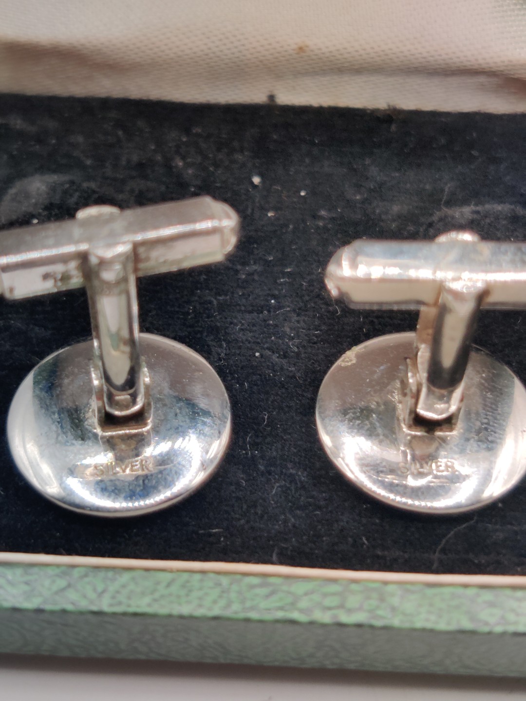 全场0元起拍 第六期 咸鱼国勋章制服拍卖专场 10月19日（周三）下午6：00开始 扶轮社袖扣带盒 银制