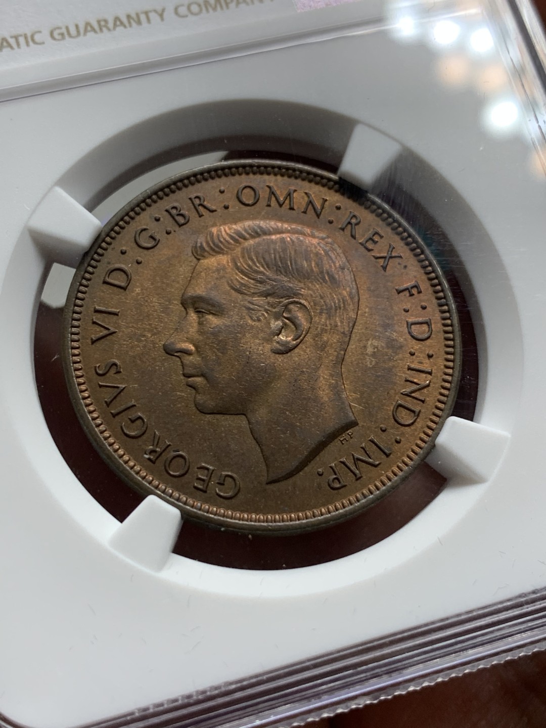 《竞宝斋》第106场-周日，周一 2场连拍（全场包邮） NGC-MS63BN 英国1937年乔治六世1便士铜币，乔治六世1便士首年份 巧克力包浆