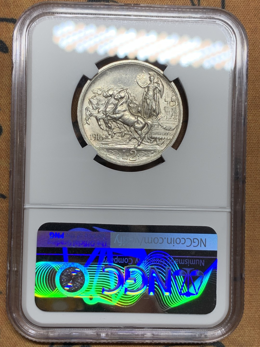 《竞宝斋》第106场-周日，周一 2场连拍（全场包邮） NGC-MS62 意大利1916年 胜利马车 2里拉银币 原光好品