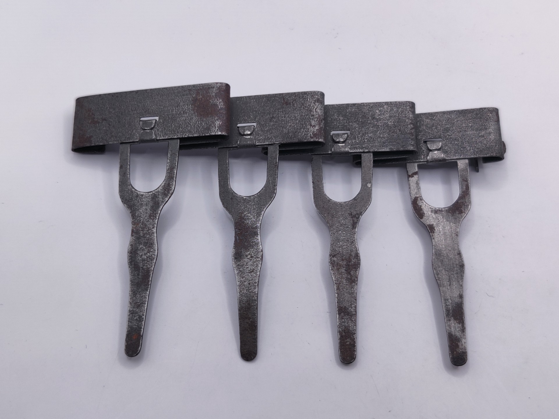 全场0元起拍 第六期 咸鱼国勋章制服拍卖专场 10月19日（周三）下午6：00开始 日本二战时期 勋章四连挂