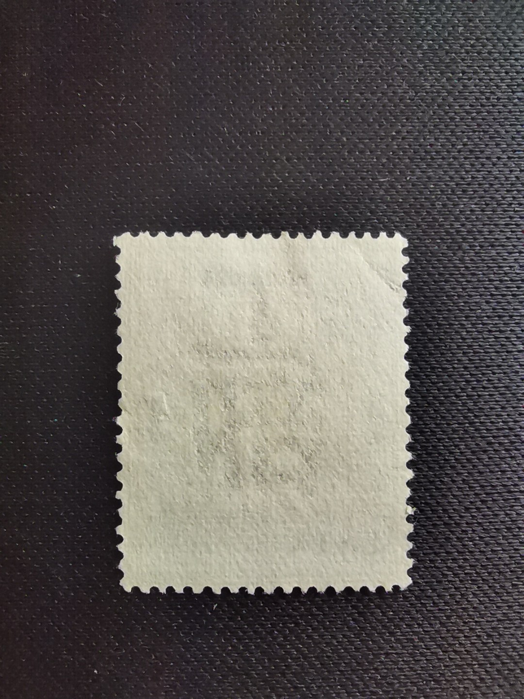 洪涛臻品 精选邮票限时拍卖第五十五期 上海工部书信馆邮票,石印欠资邮票1分。漂亮的工部水印! 面艳背白💝难得品相! 上海工部书信馆是上海租界工部局董事会开设的客邮分支,设立于1863年7月,于1865年8月开始发行邮票,为中国内陆最早发行邮票的商埠,宣称通邮范围包括厦门 汕头 温州 福州 烟台 大沽 天津 北京 南京 镇江 芜湖 九江 汉口宜昌等地区! 比清代海关大龙邮票还早十多年！