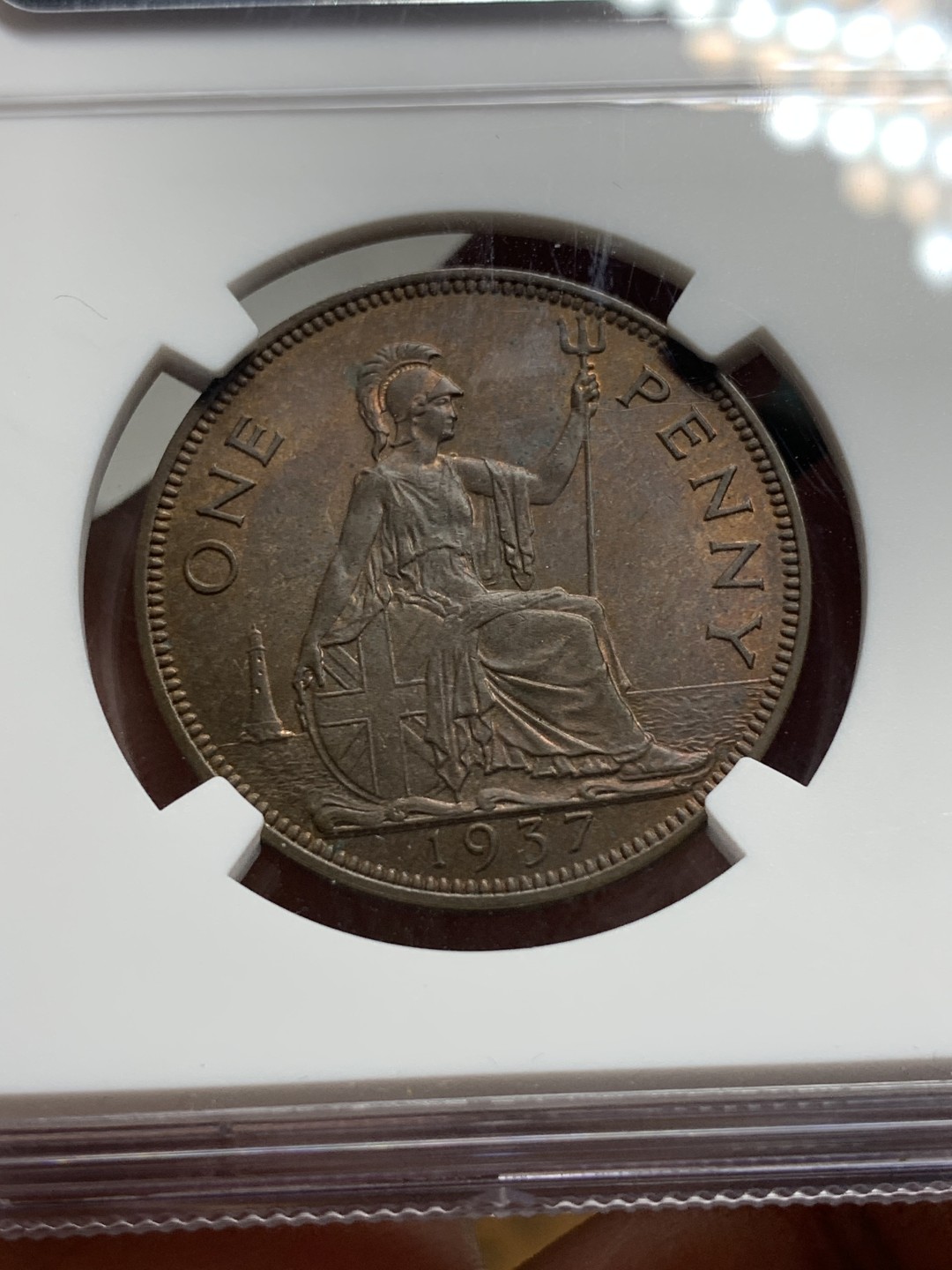 《竞宝斋》第106场-周日，周一 2场连拍（全场包邮） NGC-MS63BN 英国1937年乔治六世1便士铜币，乔治六世1便士首年份 巧克力包浆