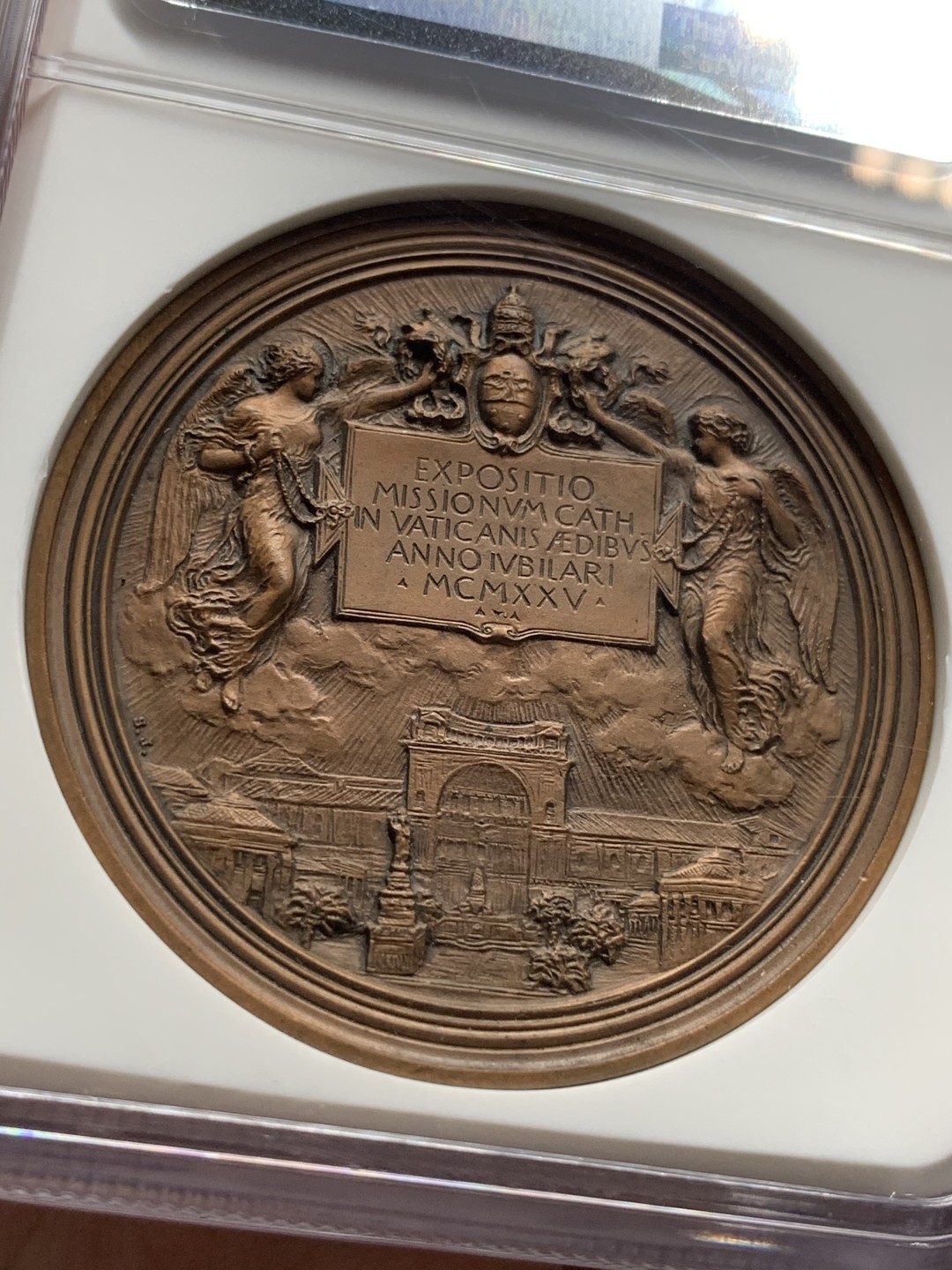 《竞宝斋》第106场-周日，周一 2场连拍（全场包邮） NGC MS64 梵蒂冈 1925年教皇博览会高浮雕铜章 浮雕工艺与精美程度 超乎想象 加厚盒装不可错过