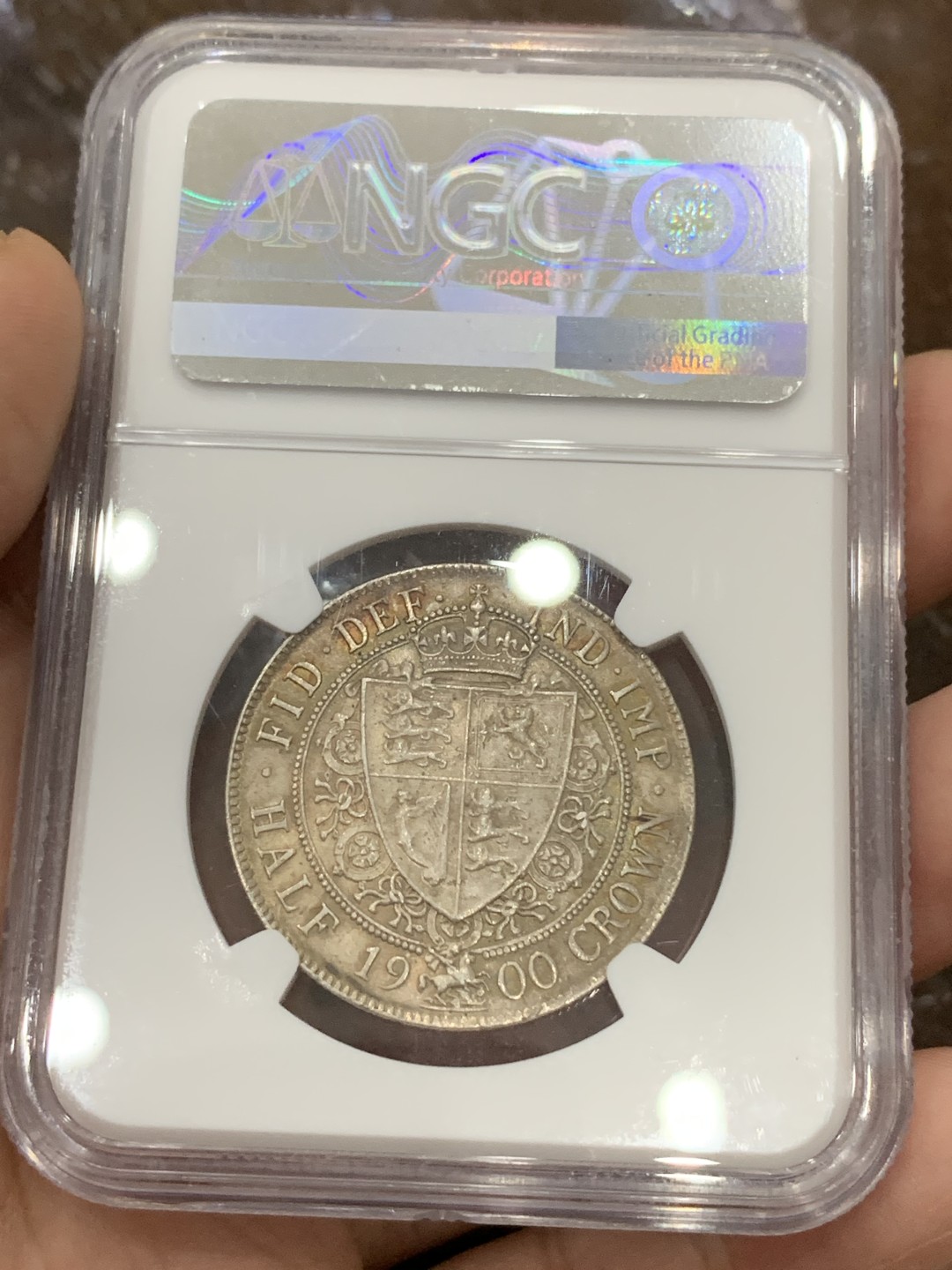 《竞宝斋》第106场-周日，周一 2场连拍（全场包邮） NGC  MS64 英国 1900年  维多利亚 女王 披纱版  半克朗 银币 双面黄油光 状态好 难得高分