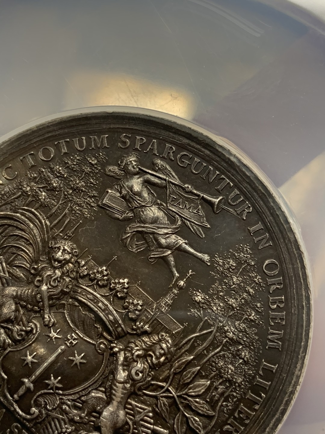 《竞宝斋》第106场-周日，周一 2场连拍（全场包邮） NGC-MS61 荷兰1740年劳伦斯纪念银章 斯科特在300年前的1440年发明排字打印机 早期荷兰章少见 细节包浆好