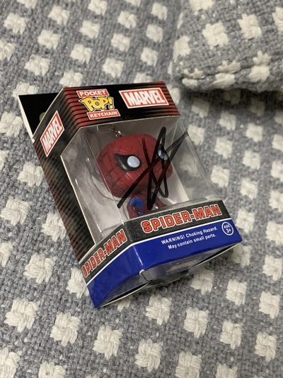 零元拍：小蜘蛛 汤姆赫兰德 亲笔签名POP FUNKO 漫威蜘蛛侠方头钥匙扣，全新 - 零元拍：小蜘蛛 汤姆赫兰德 亲笔签名POP FUNKO 漫威蜘蛛侠方头钥匙扣，全新