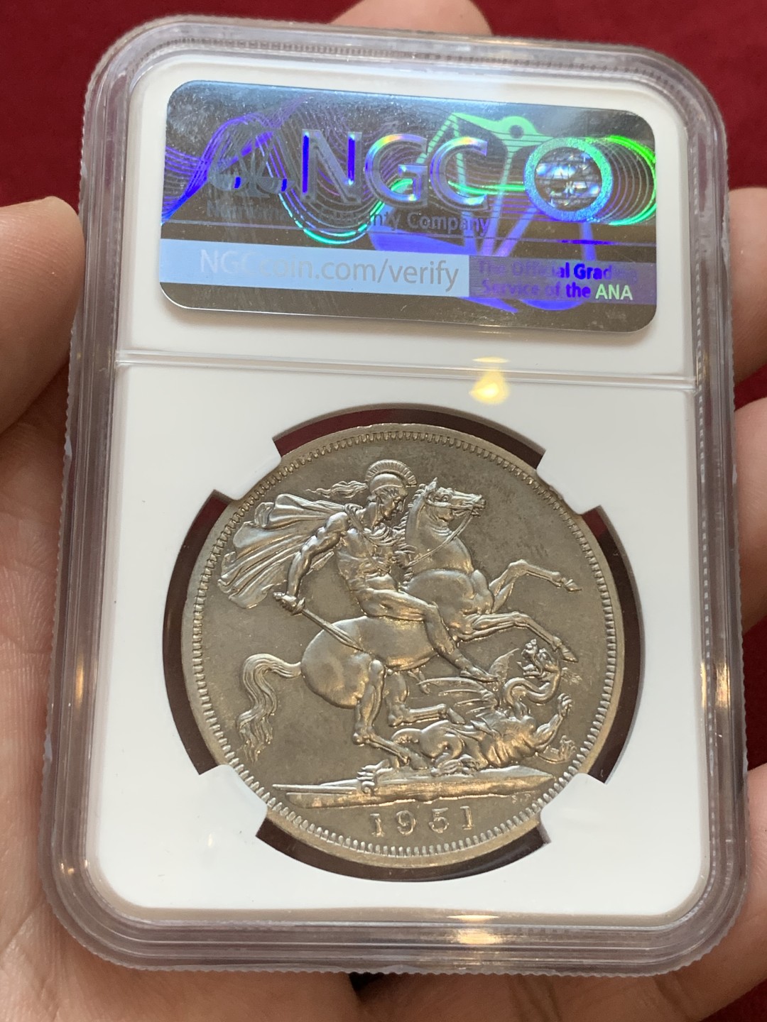 《竞宝斋》第106场-周日，周一 2场连拍（全场包邮） NGC-PL63 英国1951年镍马剑克朗，英国唯一的镍制马剑克朗，带原盒证书一起，很有纪念意义