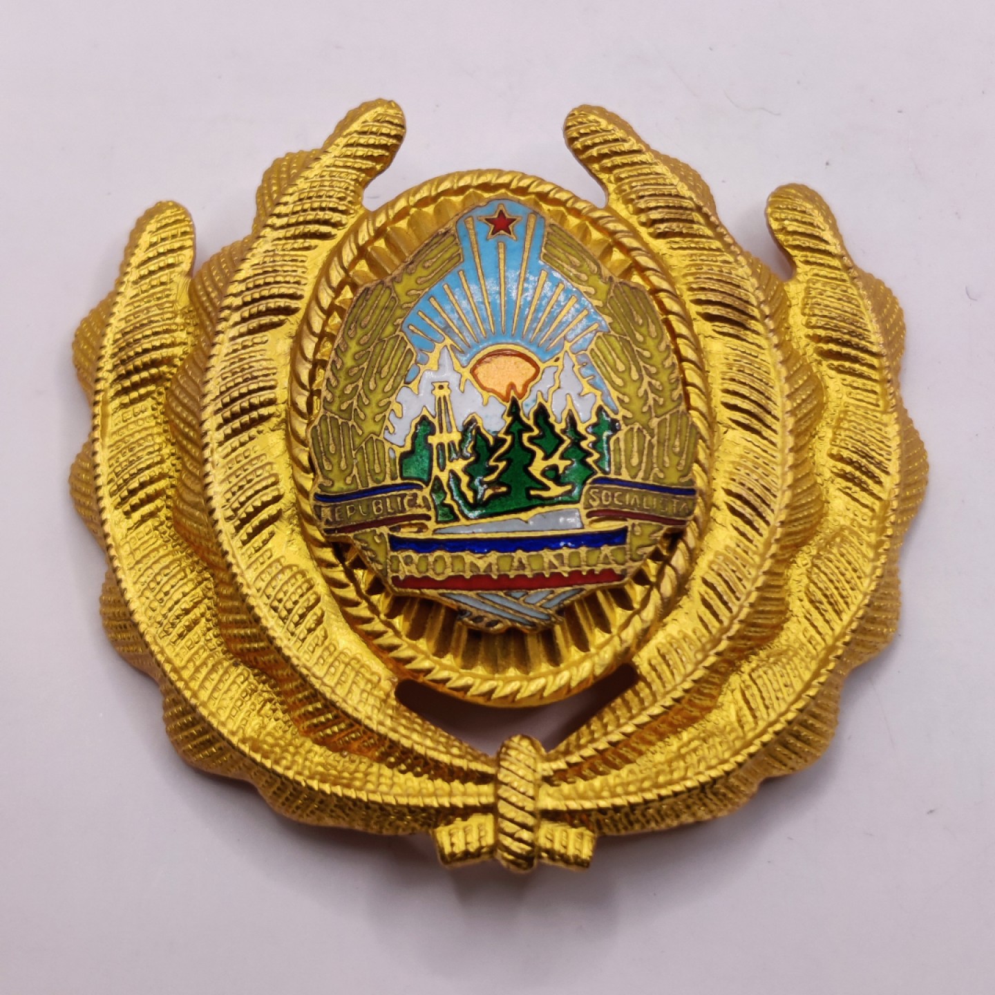 全场0元起拍 第六期 咸鱼国勋章制服拍卖专场 10月19日（周三）下午6：00开始 罗马尼亚军官珐琅帽徽