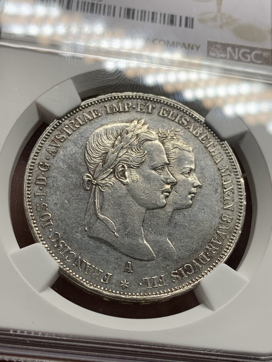 《竞宝斋》第106场-周日，周一 2场连拍（全场包邮） NGC UNC 奥匈帝国 茜茜公主1854年 结婚纪念二盾银币，非常少见的婚礼版 执子之手场景满满 值得珍藏 大热品种