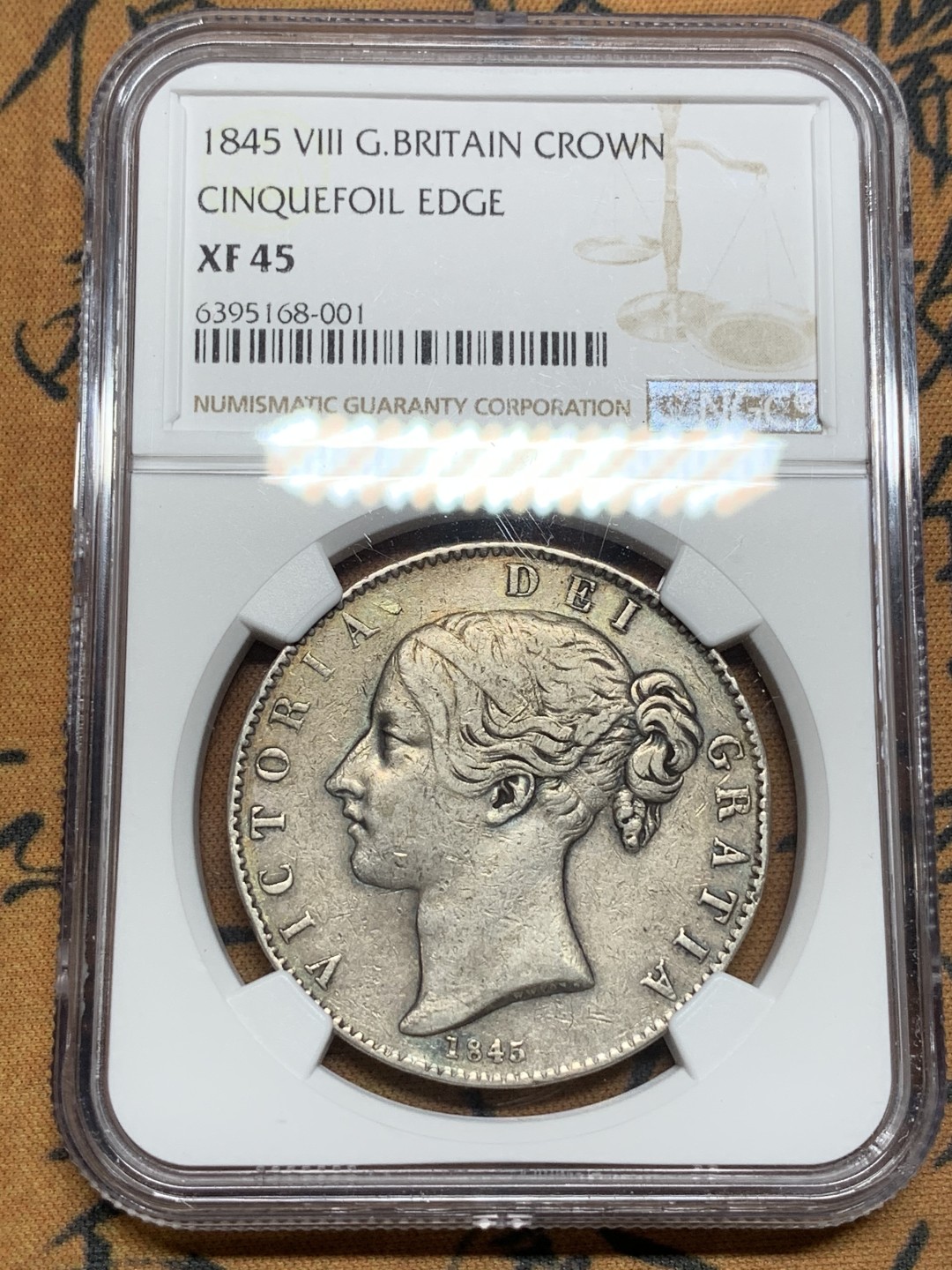 《竞宝斋》第106场-周日，周一 2场连拍（全场包邮） NGC-XF45 英国1845年 年轻头像维多利亚女王 1克朗大银币 少见版式