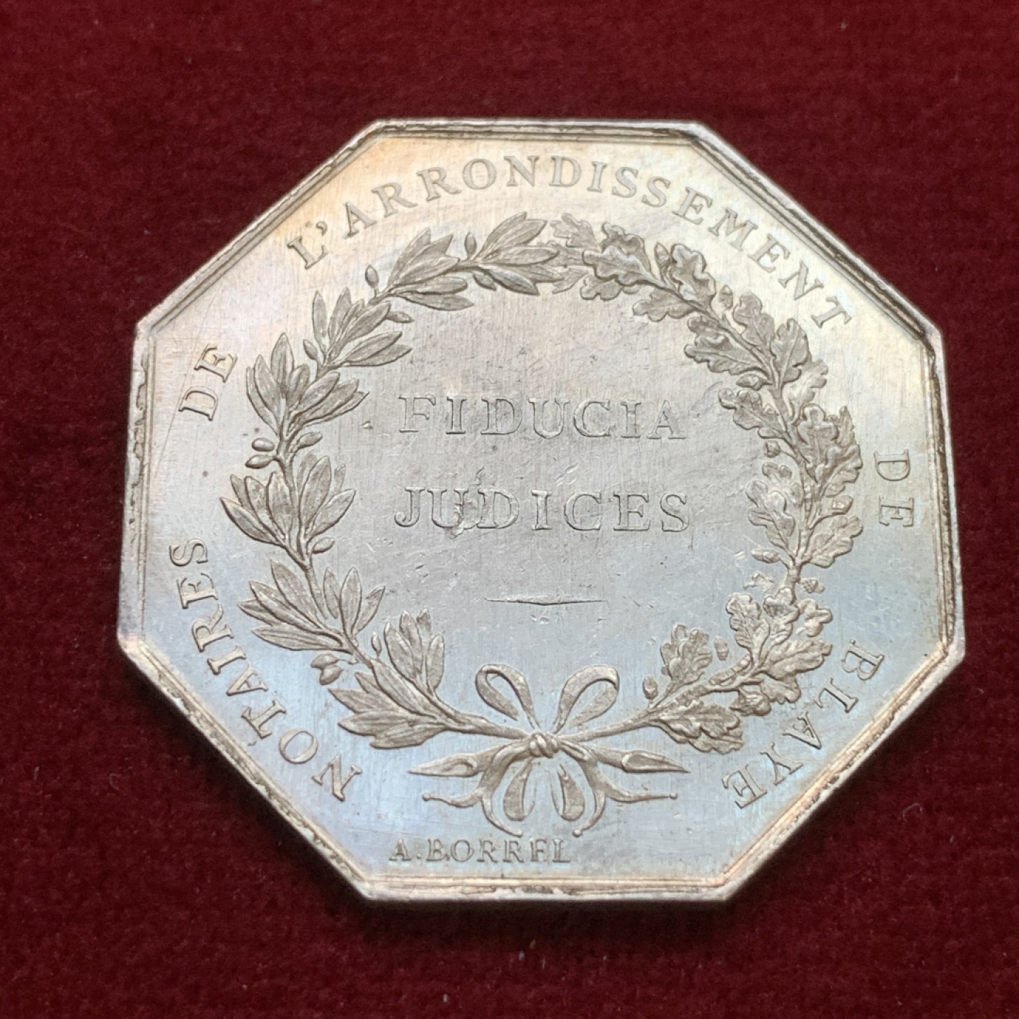 《竞宝斋》第106场-周日，周一 2场连拍（全场包邮） 法国 拉罗谢尔区 公证人 八角银质代币 14.4克 对角33.8mm 丰饶角 银标