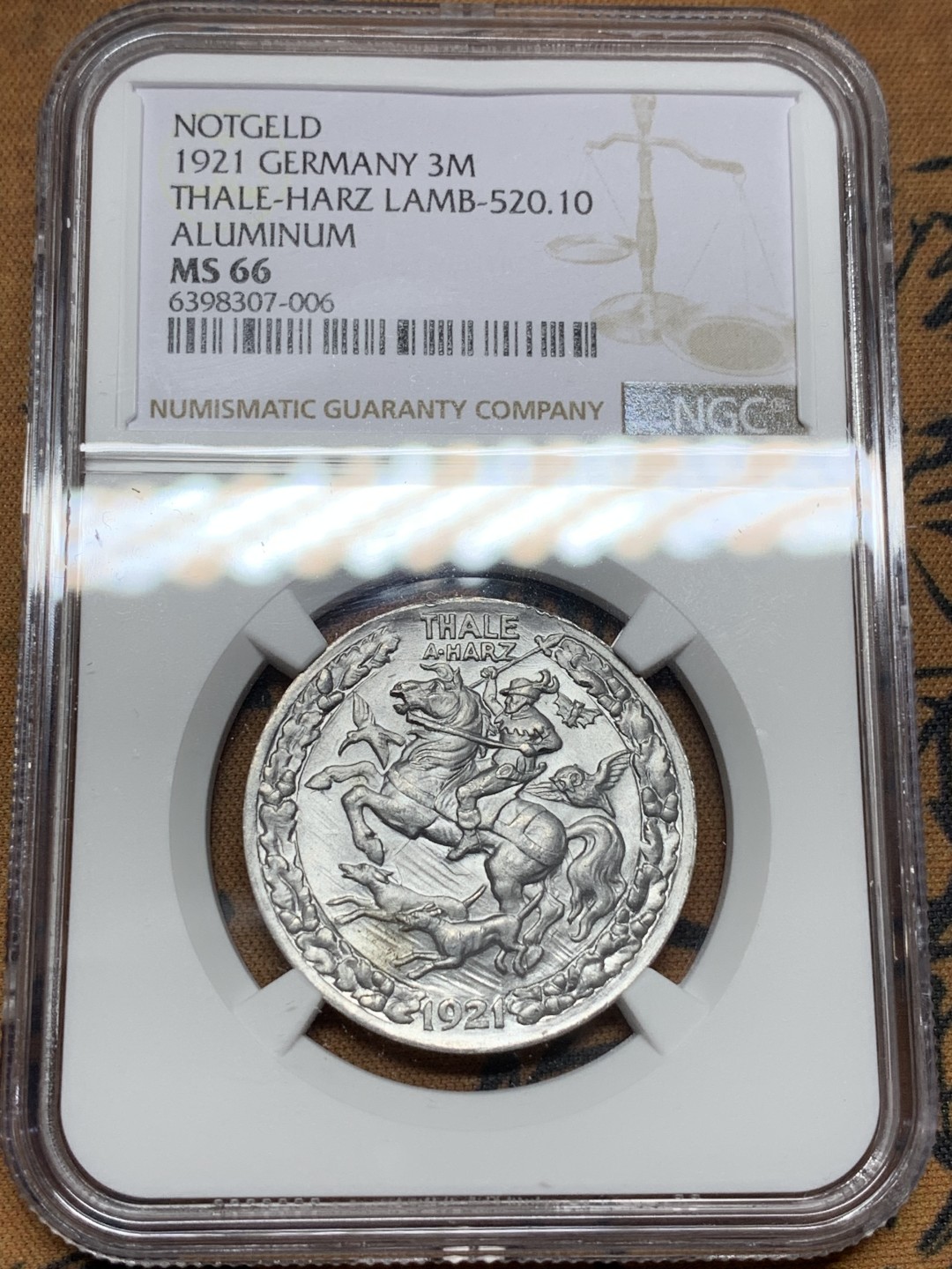 《竞宝斋》第106场-周日，周一 2场连拍（全场包邮） NGC MS66亚军！ 德紧珍藏级尖货 1921年塔勒3马克猎人大铝币，绝美设计传世精品，难得的珍藏良机！