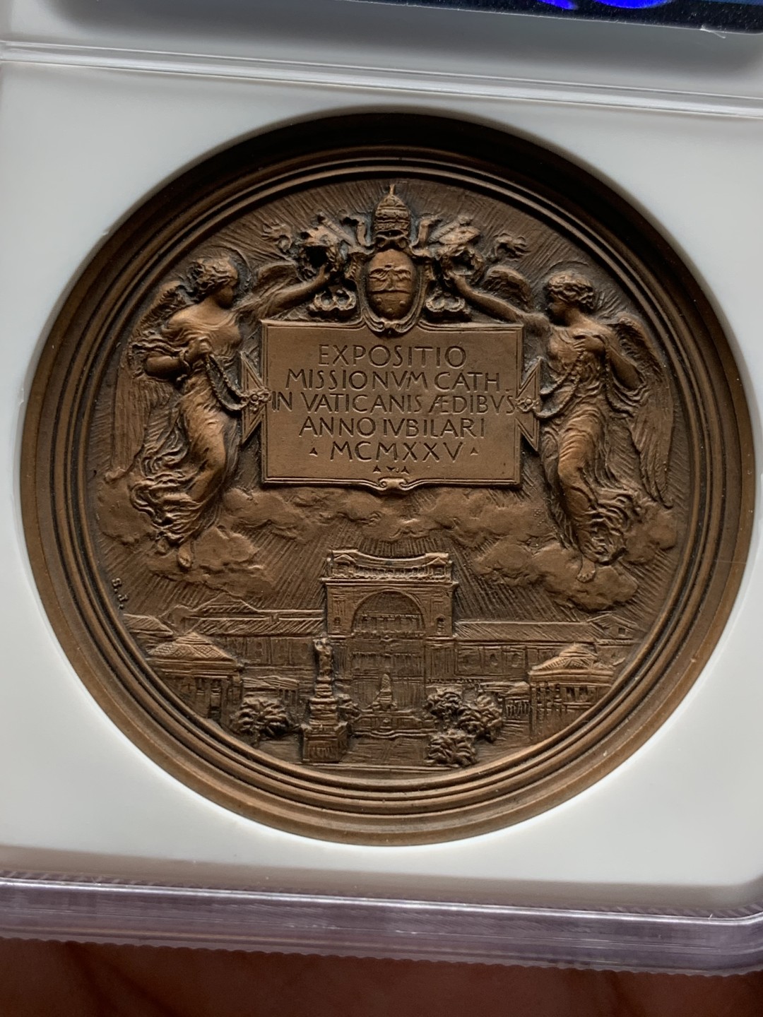 《竞宝斋》第106场-周日，周一 2场连拍（全场包邮） NGC MS64 梵蒂冈 1925年教皇博览会高浮雕铜章 浮雕工艺与精美程度 超乎想象 加厚盒装不可错过