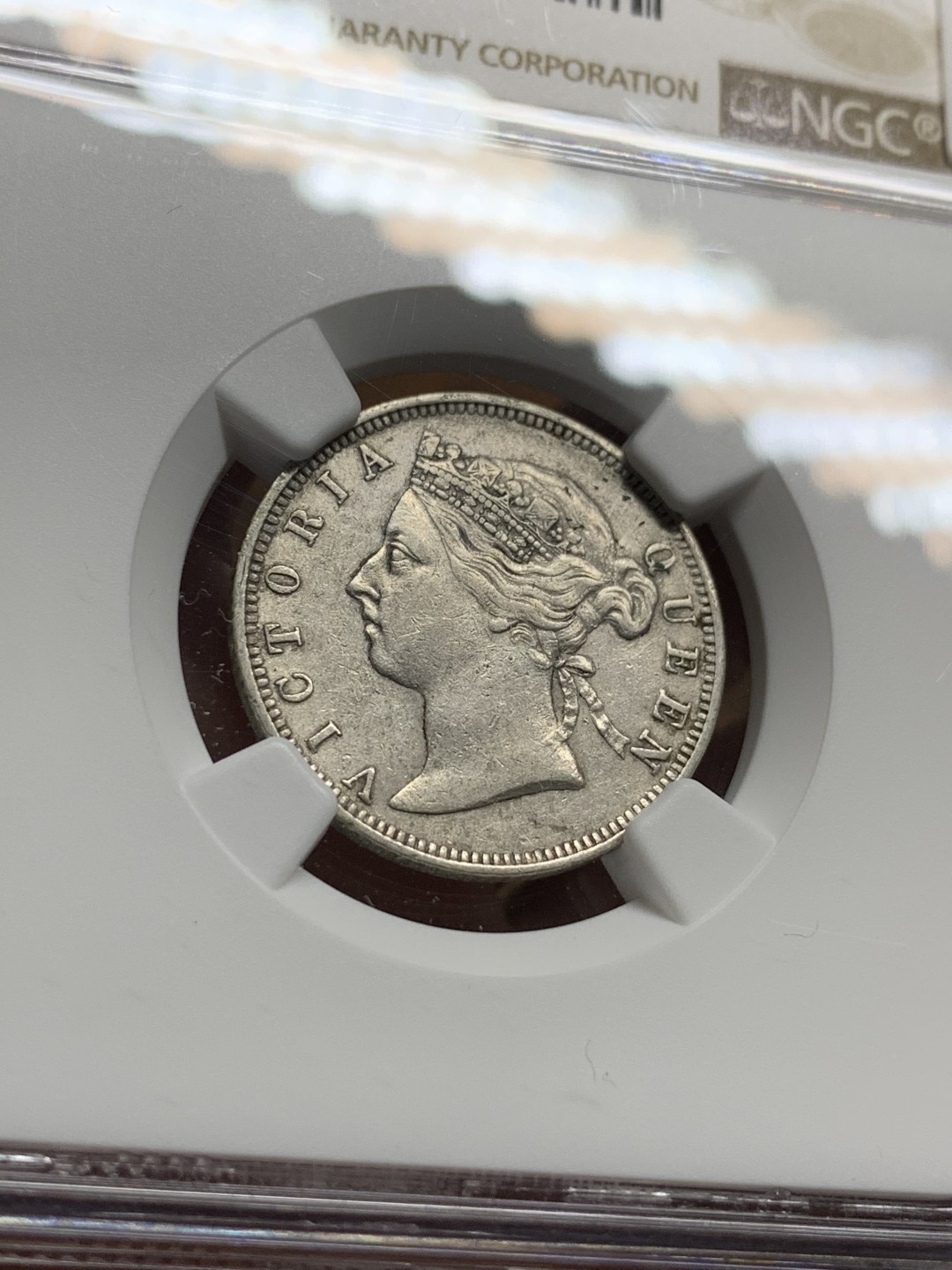 《竞宝斋》第106场-周日，周一 2场连拍（全场包邮） NGC-AUD 香港1894年 贰毫 银币 细节很不错