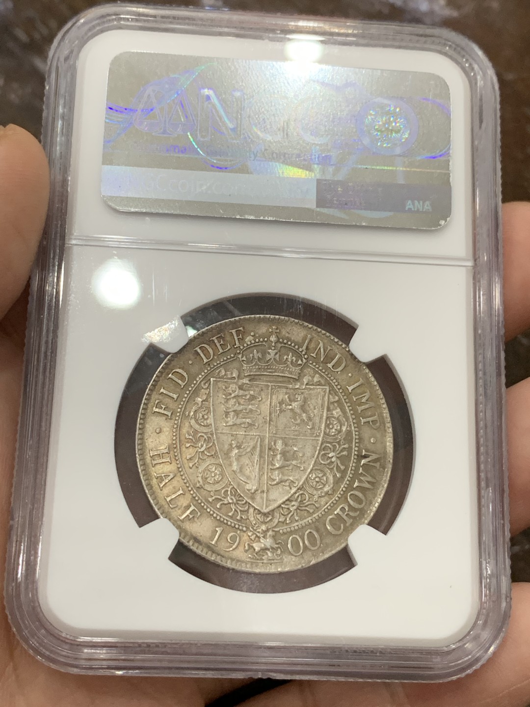 《竞宝斋》第106场-周日，周一 2场连拍（全场包邮） NGC  MS64 英国 1900年  维多利亚 女王 披纱版  半克朗 银币 双面黄油光 状态好 难得高分