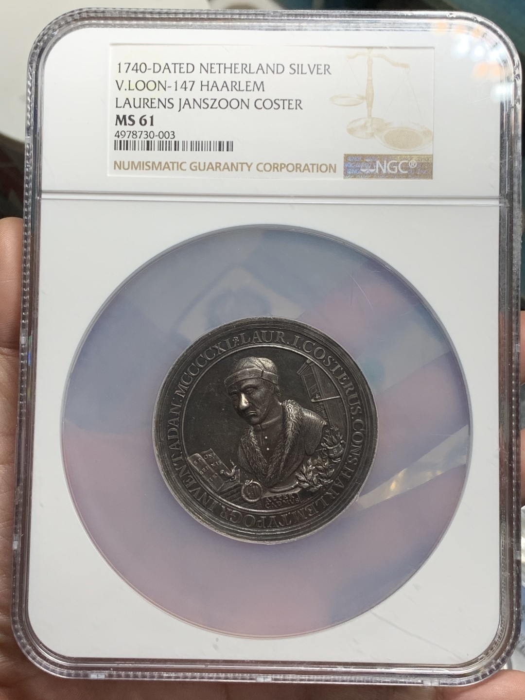 《竞宝斋》第106场-周日，周一 2场连拍（全场包邮） NGC-MS61 荷兰1740年劳伦斯纪念银章 斯科特在300年前的1440年发明排字打印机 早期荷兰章少见 细节包浆好