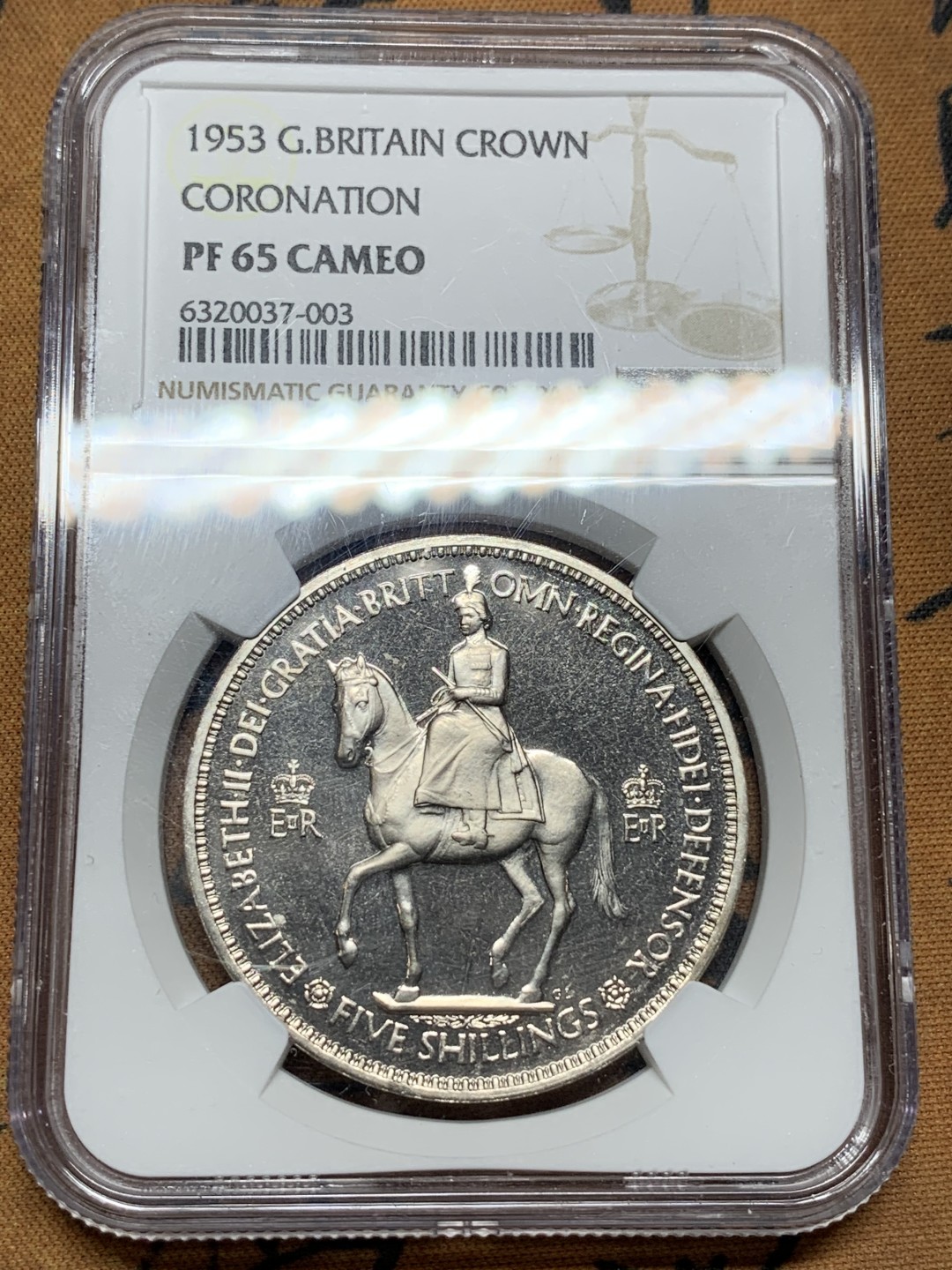 《竞宝斋》第106场-周日，周一 2场连拍（全场包邮） NGC PF65 CAMEO  英国 1953 伊利沙白二世 登基克朗 自从女王过世 价格已经飞天