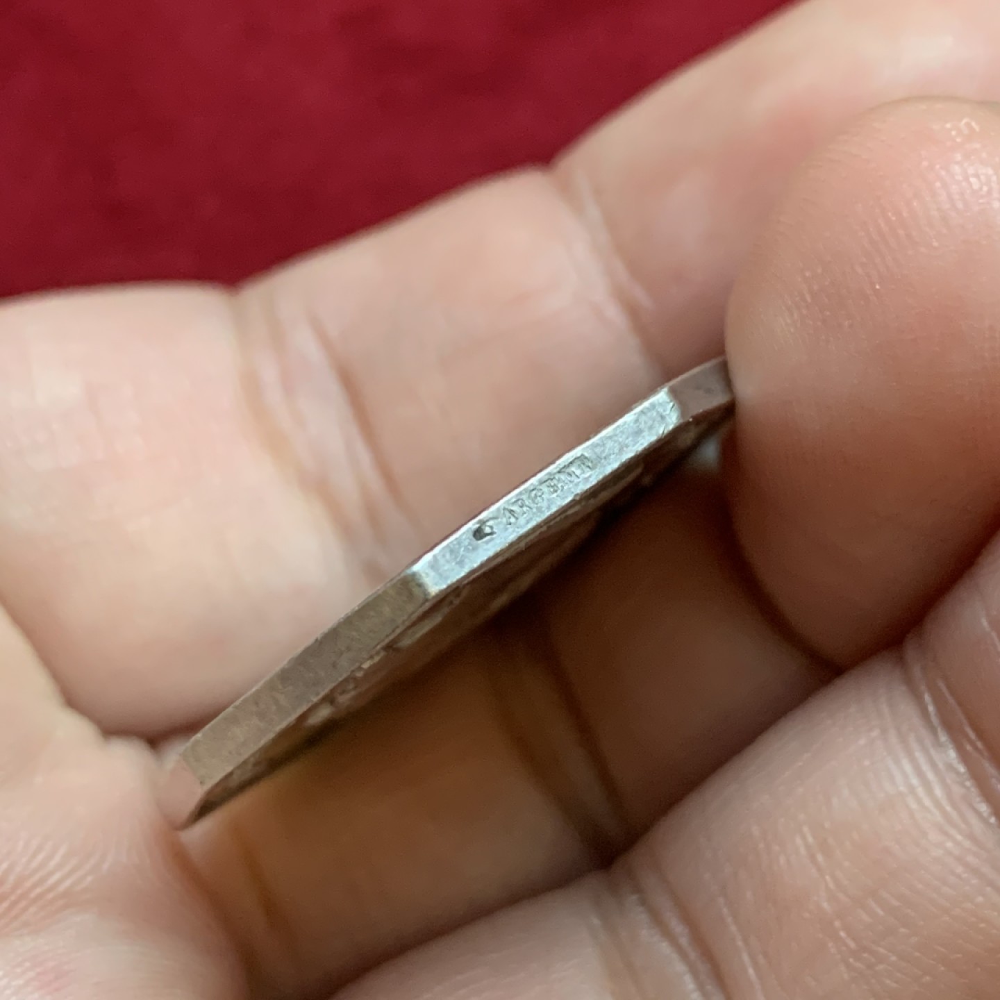 《竞宝斋》第106场-周日，周一 2场连拍（全场包邮） 法国 1845-1860年 拿三 八角银质代币 手指边铭 12.2克，对边直径32.1mm 银标