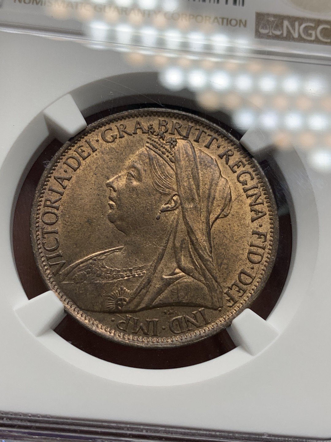 《竞宝斋》第106场-周日，周一 2场连拍（全场包邮） NGC-MS64RB 1901年英国维多利亚披纱1便士铜币，铜色满溢，状态好