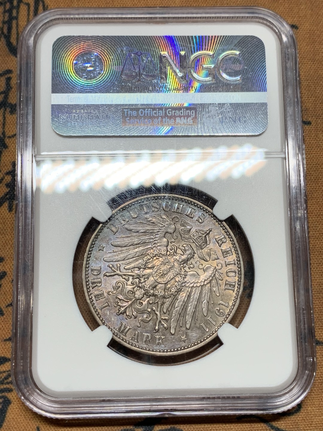 《竞宝斋》第106场-周日，周一 2场连拍（全场包邮） NGC-MS62 德国1911年萨克森3马克，紫色包浆很漂亮，喜欢包浆的可以关注一下