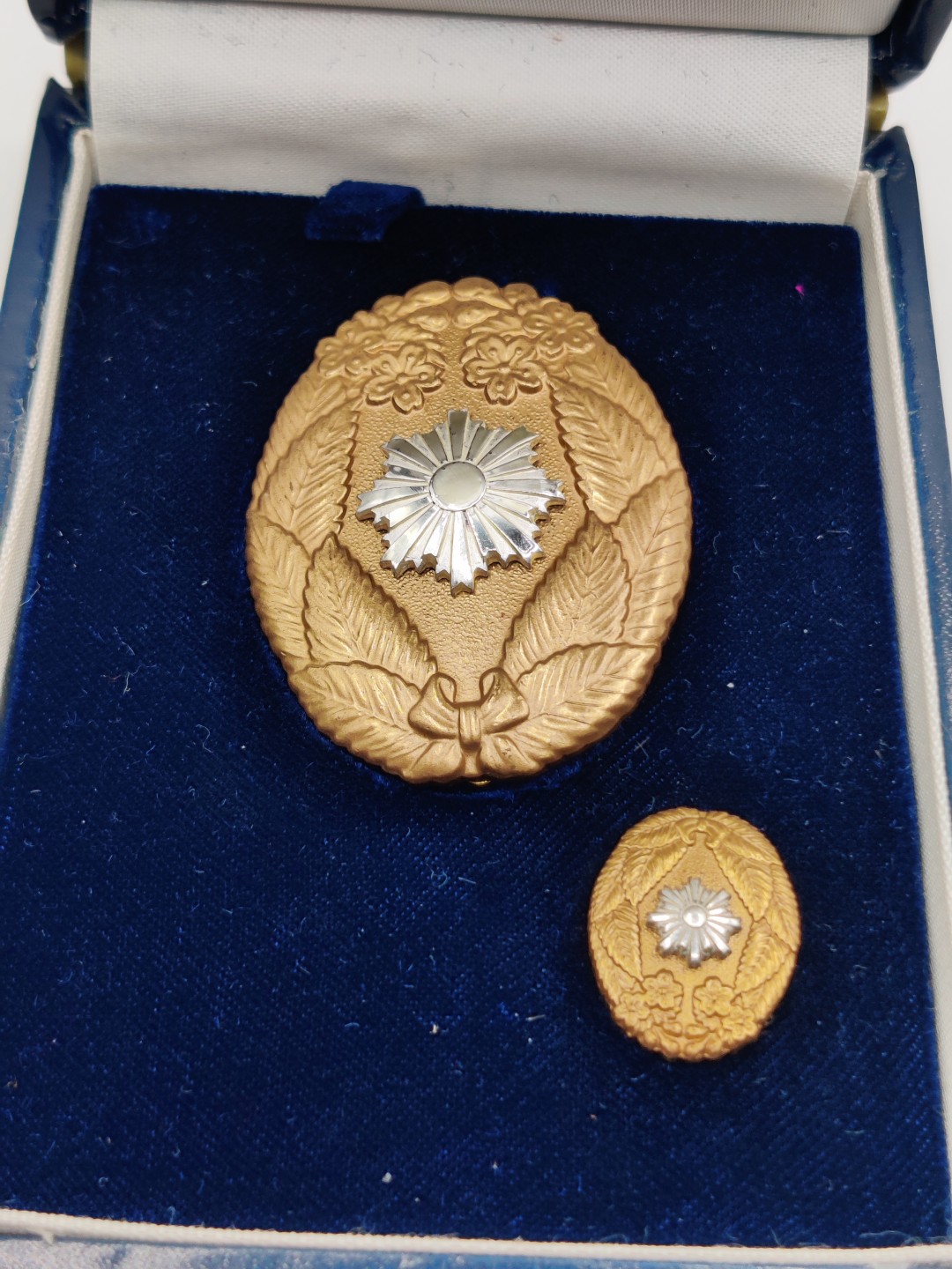 全场0元起拍 第六期 咸鱼国勋章制服拍卖专场 10月19日（周三）下午6：00开始 日本警务功绩章