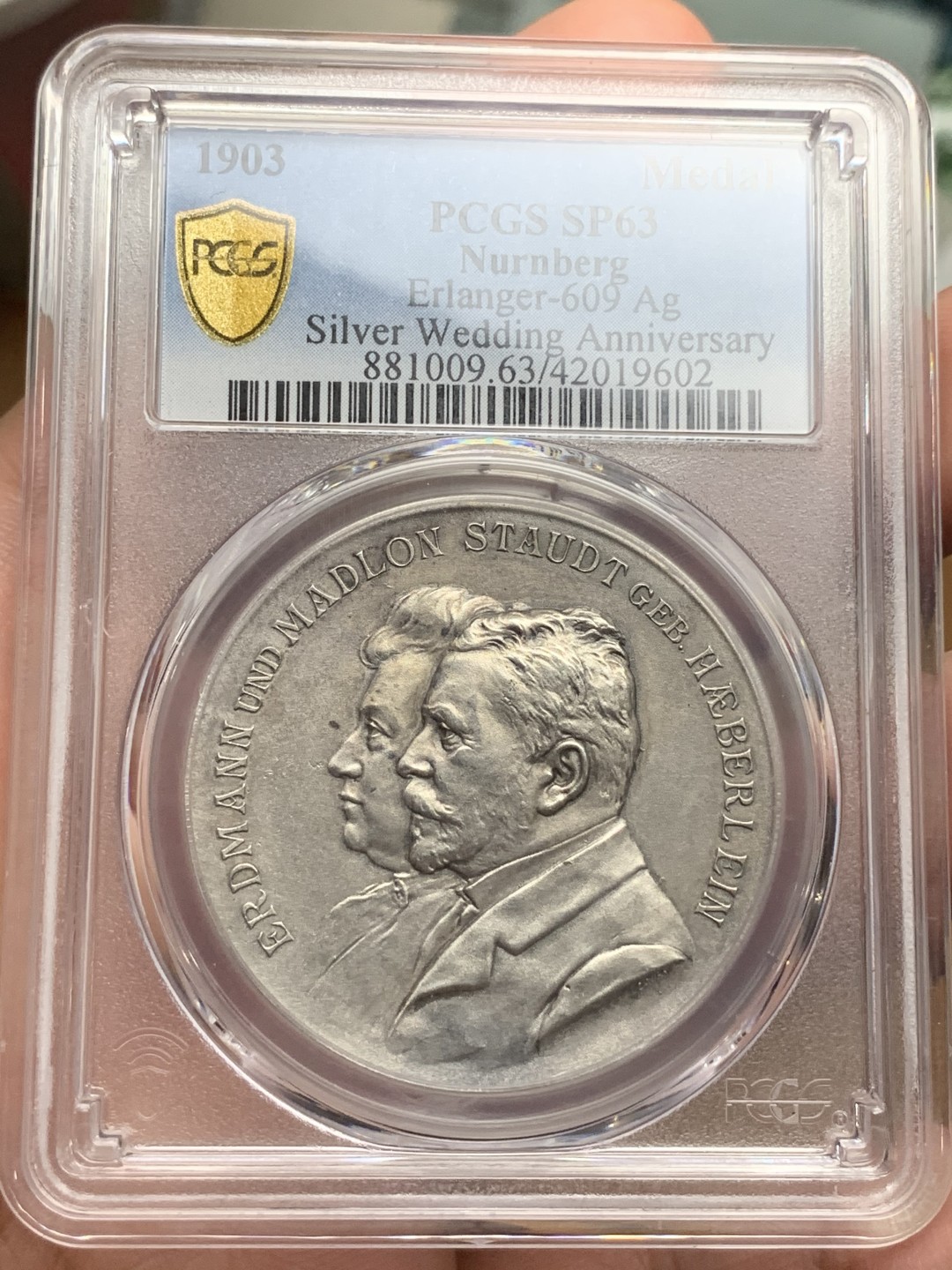 《竞宝斋》第106场-周日，周一 2场连拍（全场包邮） PCGS-SP63 德国 1903年 纽伦堡银婚城市景观屠龙银章 PCGS唯一冠军分 汇聚了婚章、城市景观、屠龙三大热门元素 艺术品一样