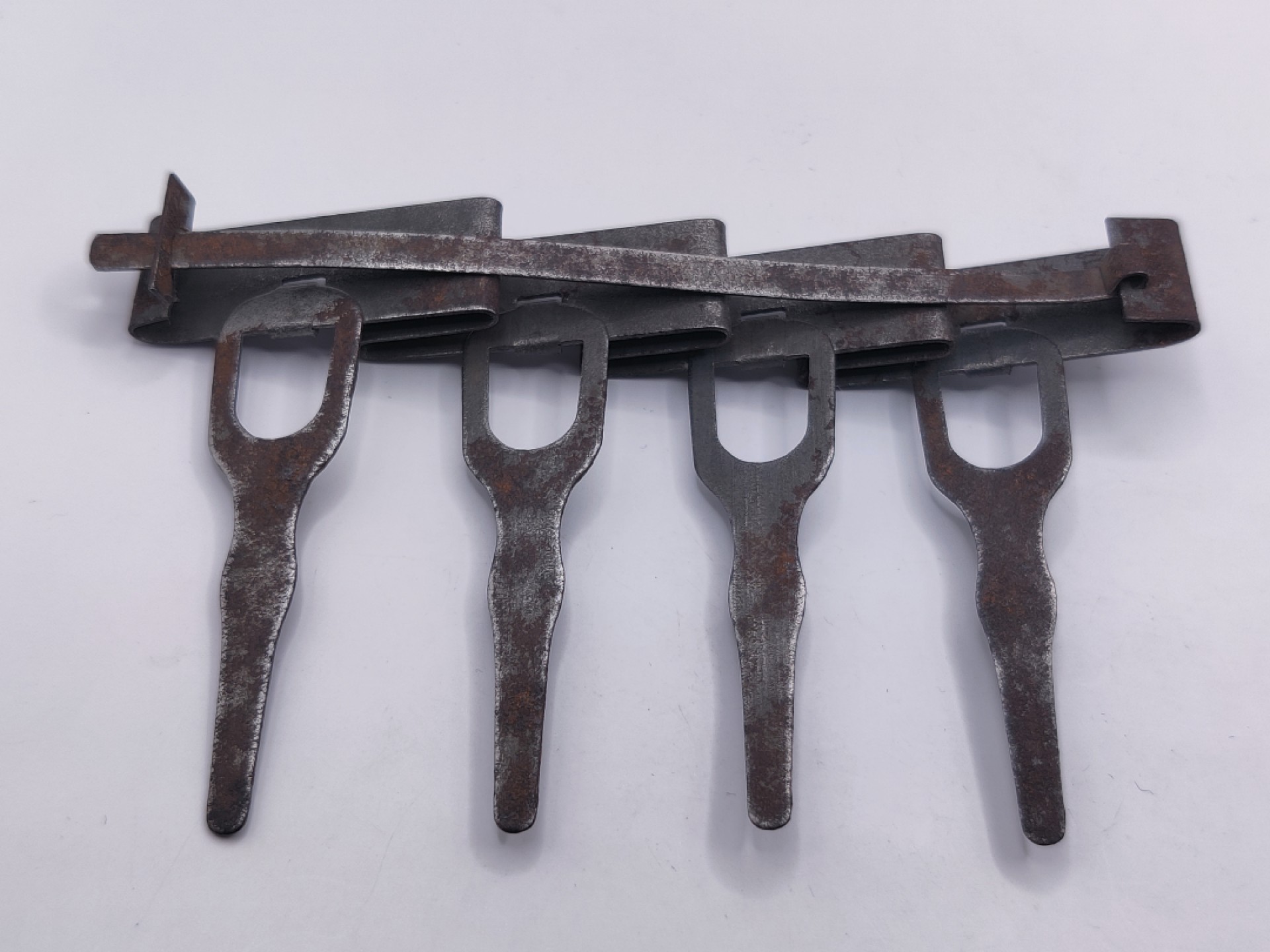 全场0元起拍 第六期 咸鱼国勋章制服拍卖专场 10月19日（周三）下午6：00开始 日本二战时期 勋章四连挂