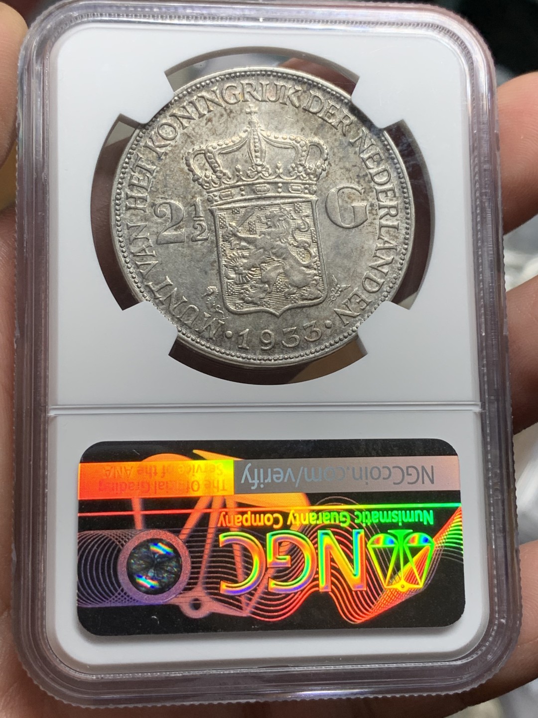 《竞宝斋》第106场-周日，周一 2场连拍（全场包邮） NGC-AU58 荷兰 1933年 深发版 2.5盾 威廉明娜女王大银币 底板良好 高点具在 光泽可见